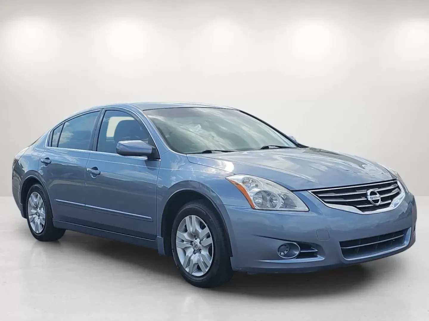 2011 /Frost Nissan Altima 2.5 S (1N4AL2AP2BC) with an Other engine, located at 1430 Gateway Drive, Opelika, AL, 36801, (334) 239-0944, 32.637871, -85.409790 - Looking for a reliable vehicle to enhance your daily commute or take on weekend adventures? Look no further than this impressive 2011 Nissan Altima 2.5 S, available now at Gils Auto, your trusted Buy Here Pay Here dealership located at 521 Old Farm Lane Rd, Prattville, AL 36066. This vehicle is perf - Photo#2
