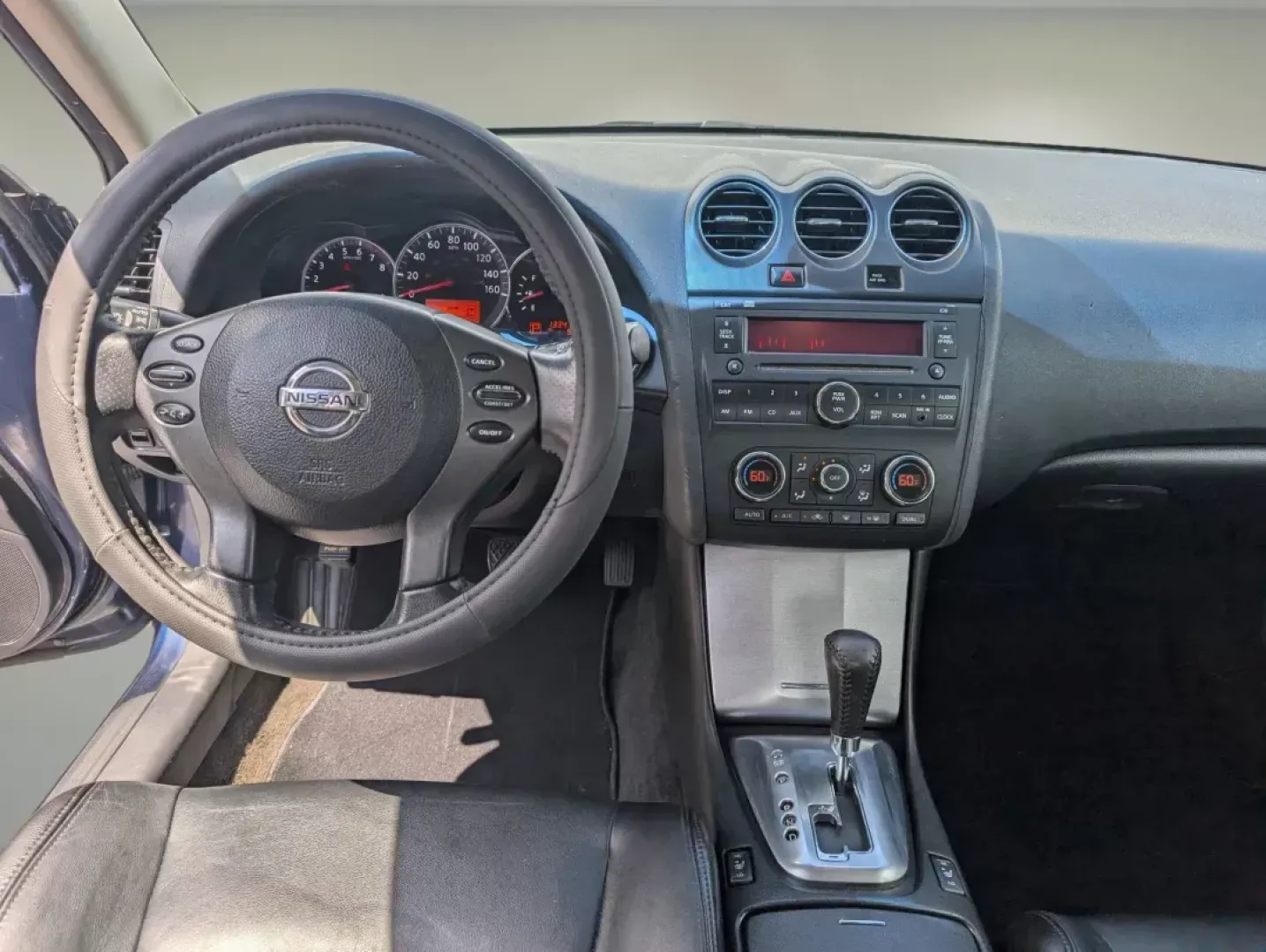 2011 /Charcoal Nissan Altima 2.5 SL (1N4AL2AP6BN) with an Gas I4 2.5L/ engine, 1-Speed Continuously Variable transmission, located at 1430 Gateway Drive, Opelika, AL, 36801, (334) 239-0944, 32.637871, -85.409790 - 2011 Nissan Altima 2.5 SL - Photo#28