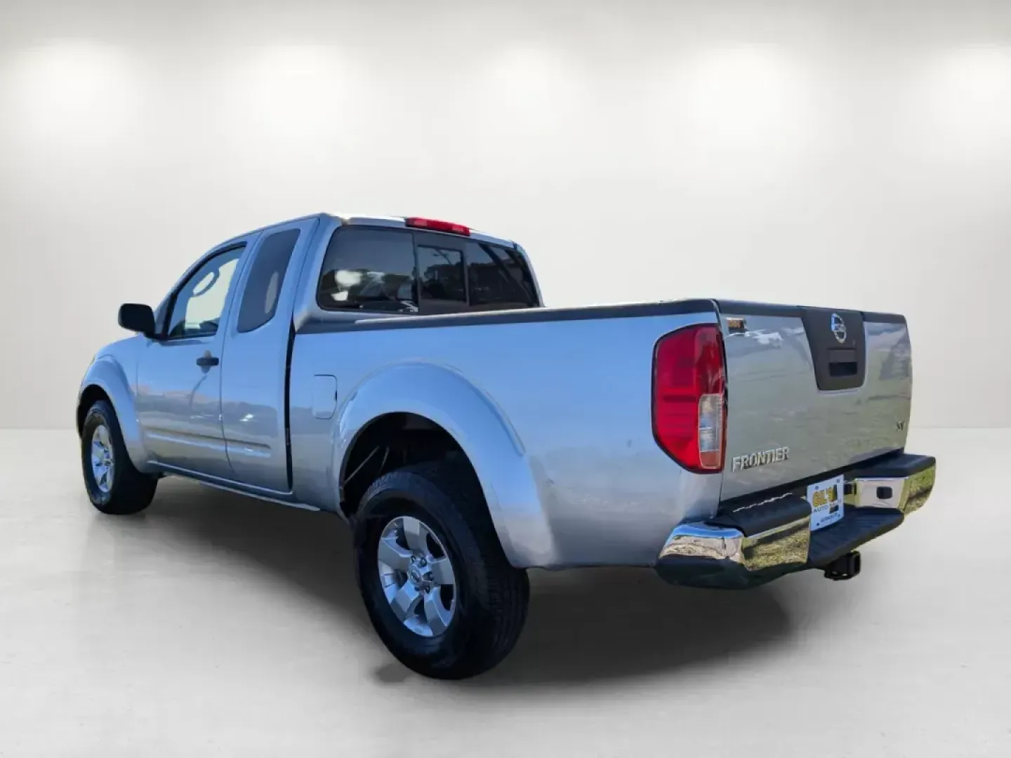 2011 /Graphite Nissan Frontier SV (1N6BD0CT8BC) with an Gas 4-cyl 2.5L/ engine, 5-Speed Automatic transmission, located at 5115 14th Ave., Columbus, GA, 31904, (706) 323-0345, 32.511494, -84.971046 - **Unleash Your Adventure with the 2011 Nissan Frontier SV at Gils Auto - Columbus!** <br /> <br /> Are you ready to elevate your weekend getaways or tackle your daily commute with a vehicle that combines functionality and style? The 2011 Nissan Frontier SV is here to deliver just that. This extended - Photo#6