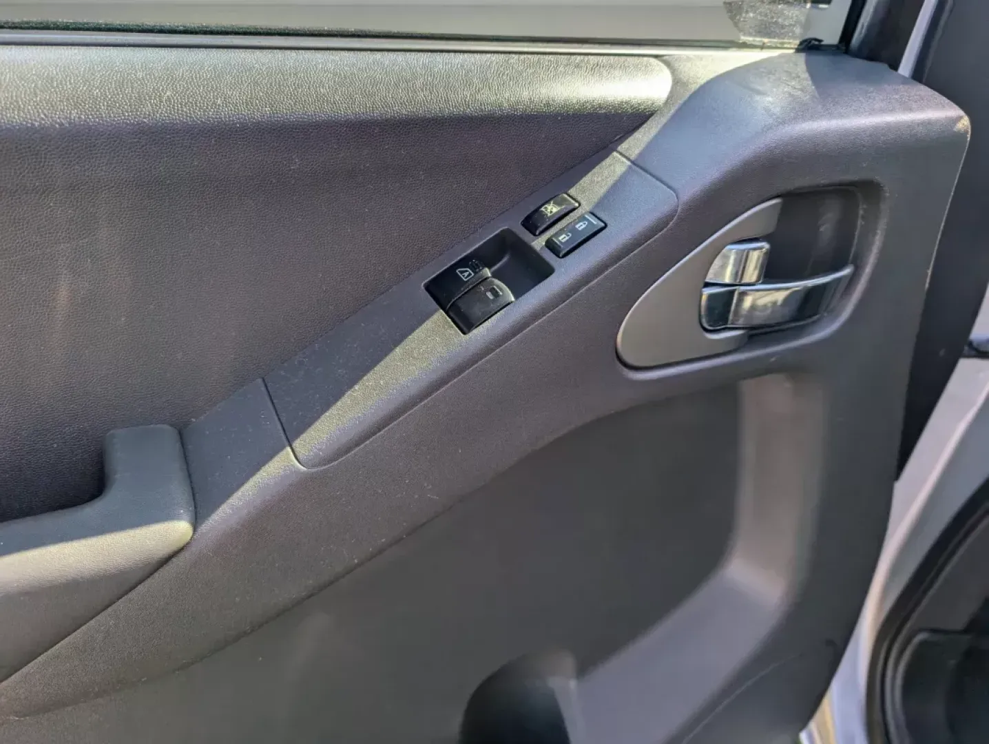 2011 /Graphite Nissan Frontier SV (1N6BD0CT8BC) with an Gas 4-cyl 2.5L/ engine, 5-Speed Automatic transmission, located at 5115 14th Ave., Columbus, GA, 31904, (706) 323-0345, 32.511494, -84.971046 - **Unleash Your Adventure with the 2011 Nissan Frontier SV at Gils Auto - Columbus!** <br /> <br /> Are you ready to elevate your weekend getaways or tackle your daily commute with a vehicle that combines functionality and style? The 2011 Nissan Frontier SV is here to deliver just that. This extended - Photo#8
