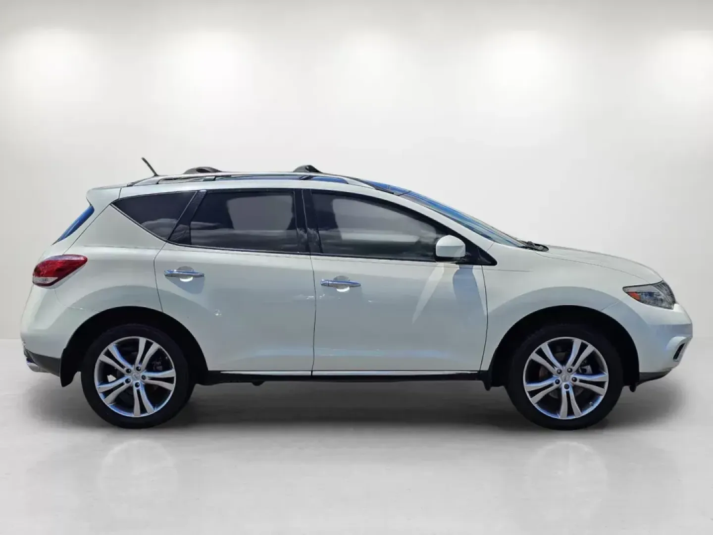 2011 /Beige Nissan Murano LE (JN8AZ1MU6BW) with an Gas V6 3.5L/ engine, 1-Speed Continuously Variable Ratio transmission, located at 521 Old Farm Lane Rd, Prattville, AL, 36066, (334) 325-1505, 32.482460, -86.416367 - 2011 Nissan Murano LE - Photo#5