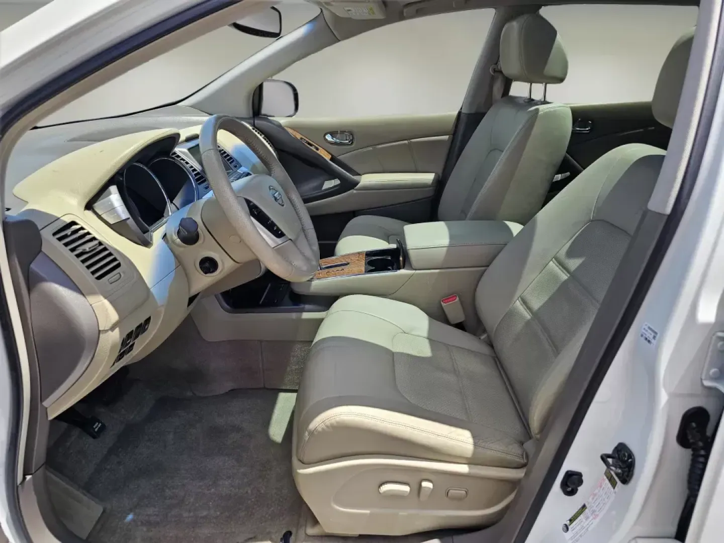 2011 /Beige Nissan Murano LE (JN8AZ1MU6BW) with an Gas V6 3.5L/ engine, 1-Speed Continuously Variable Ratio transmission, located at 521 Old Farm Lane Rd, Prattville, AL, 36066, (334) 325-1505, 32.482460, -86.416367 - 2011 Nissan Murano LE - Photo#9
