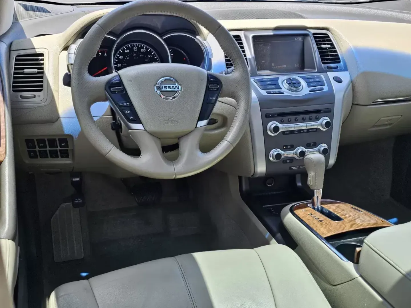 2011 /Beige Nissan Murano LE (JN8AZ1MU6BW) with an Gas V6 3.5L/ engine, 1-Speed Continuously Variable Ratio transmission, located at 521 Old Farm Lane Rd, Prattville, AL, 36066, (334) 325-1505, 32.482460, -86.416367 - 2011 Nissan Murano LE - Photo#15