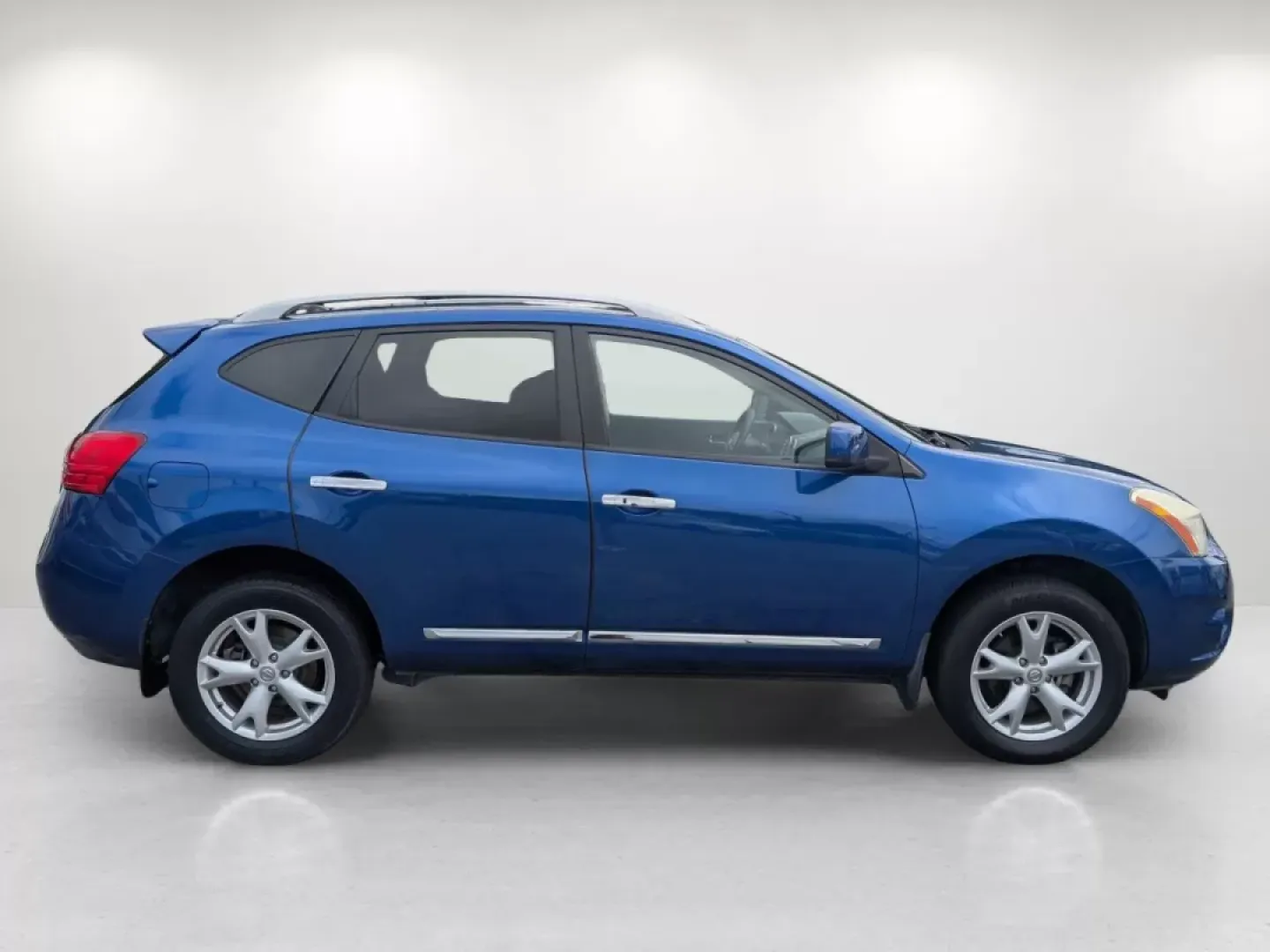 2011 /Black Nissan Rogue SV (JN8AS5MT6BW) with an Other engine, located at 3959 U.S. 80 W, Phenix City, AL, 36870, (334) 297-4885, 32.469296, -85.135185 - 2011 Nissan Rogue SV - Photo#4