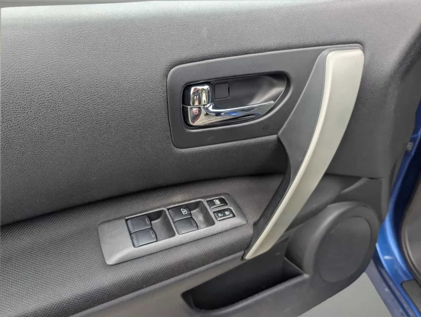 2011 /Black Nissan Rogue SV (JN8AS5MT6BW) with an Other engine, located at 3959 U.S. 80 W, Phenix City, AL, 36870, (334) 297-4885, 32.469296, -85.135185 - 2011 Nissan Rogue SV - Photo#9