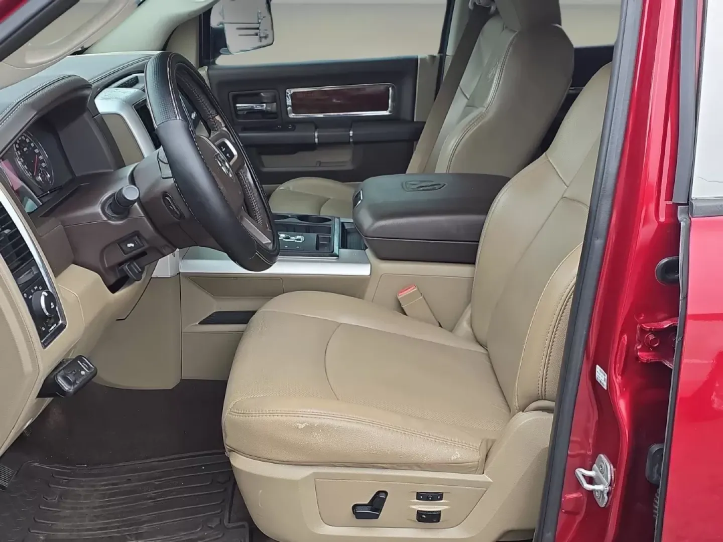 2011 /Light Pebble Beige/Bark Brown Ram 1500 Laramie (1D7RV1CT5BS) with an Other engine, located at 804 22nd Ave, Phenix City, AL, 36870, (334) 297-1860, 32.484749, -85.024475 - **Discover Your Next Adventure with the 2011 Ram 1500 Laramie at Gils Auto - Phenix City!**<br /> <br /> Are you ready to elevate your weekend getaways or tackle your daily commute with style and power? The 2011 Ram 1500 Laramie is the perfect companion for those who crave adventure while needing a - Photo#10