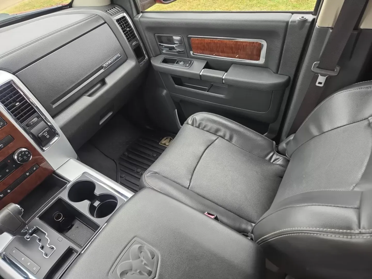 2011 /Dark Slate Gray Ram 1500 Laramie (1D7RV1CT6BS) with an Other engine, located at 521 Old Farm Lane Rd, Prattville, AL, 36066, (334) 325-1505, 32.482460, -86.416367 - 2011 Ram 1500 Laramie - Photo#14