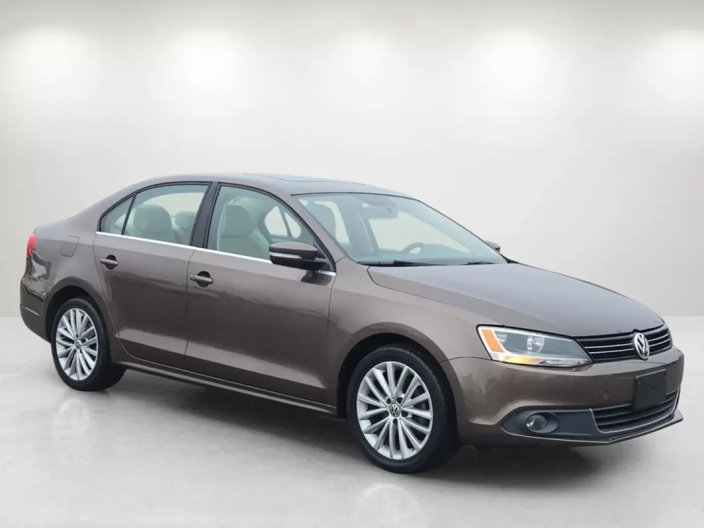 2011 Volkswagen Jetta SEL w/Sunroof PZEV (3VWLZ7AJXBM) with an Other engine, located at 521 Old Farm Lane Rd, Prattville, AL, 36066, (334) 325-1505, 32.482460, -86.416367 - **Hit the Road with Confidence: Explore the 2011 Volkswagen Jetta at Gils Auto!**<br /> <br /> Are you searching for a reliable and stylish vehicle that fits your family's lifestyle or your daily commute? Look no further! The 2011 Volkswagen Jetta is the perfect sedan to meet your needs. With an imp - Photo#4