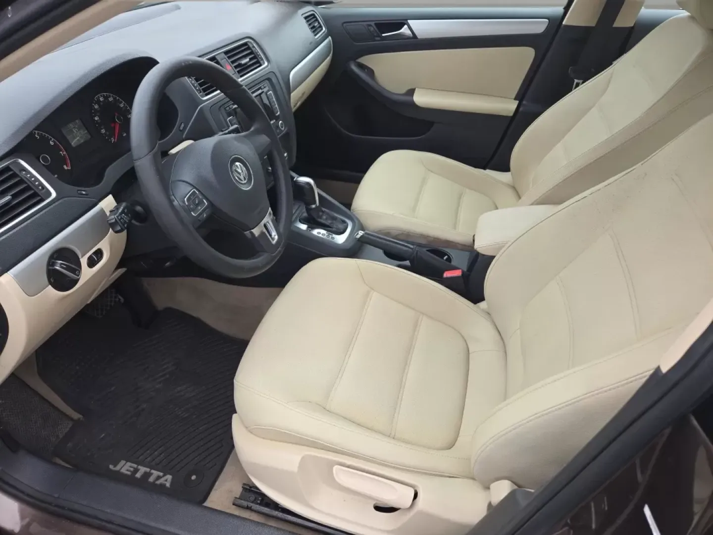 2011 Volkswagen Jetta SEL w/Sunroof PZEV (3VWLZ7AJXBM) with an Other engine, located at 521 Old Farm Lane Rd, Prattville, AL, 36066, (334) 325-1505, 32.482460, -86.416367 - **Hit the Road with Confidence: Explore the 2011 Volkswagen Jetta at Gils Auto!**<br /> <br /> Are you searching for a reliable and stylish vehicle that fits your family's lifestyle or your daily commute? Look no further! The 2011 Volkswagen Jetta is the perfect sedan to meet your needs. With an imp - Photo#12