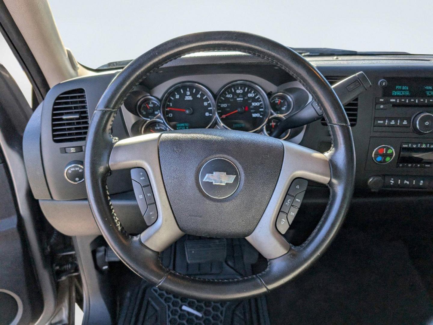 2012 /Ebony Chevrolet Silverado 1500 LT (1GCRCSE00CZ) with an Gas/Ethanol V8 5.3L/323 engine, 6-Speed Automatic transmission, located at 804 22nd Ave, Phenix City, AL, 36870, (334) 297-1860, 32.484749, -85.024475 - 2012 Chevrolet Silverado 1500 LT - Photo#15