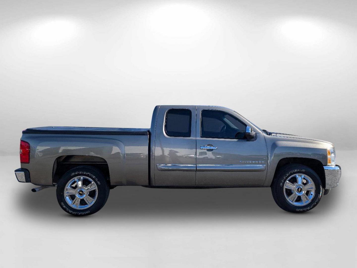 2012 /Ebony Chevrolet Silverado 1500 LT (1GCRCSE00CZ) with an Gas/Ethanol V8 5.3L/323 engine, 6-Speed Automatic transmission, located at 804 22nd Ave, Phenix City, AL, 36870, (334) 297-1860, 32.484749, -85.024475 - 2012 Chevrolet Silverado 1500 LT - Photo#3