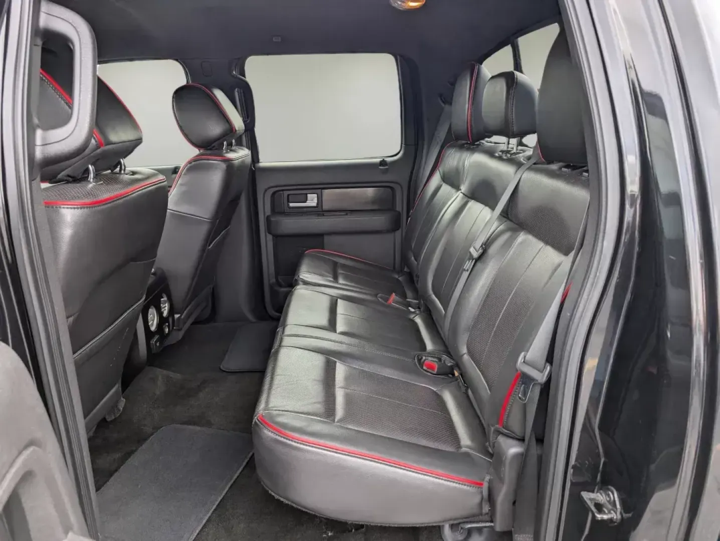 2012 Ford F-150 FX2 (1FTFW1CF6CF) with an Gas/Ethanol V8 5.0L/302 engine, 6-Speed Automatic transmission, located at 804 22nd Ave, Phenix City, AL, 36870, (334) 297-1860, 32.484749, -85.024475 - Looking for a reliable and versatile truck that can handle all your adventures? Look no further than this stunning 2012 Ford F-150 FX2, perfect for everything from weekend getaways to daily commutes. Whether you're navigating the busy streets of Phenix City or heading off the beaten path into the co - Photo#10
