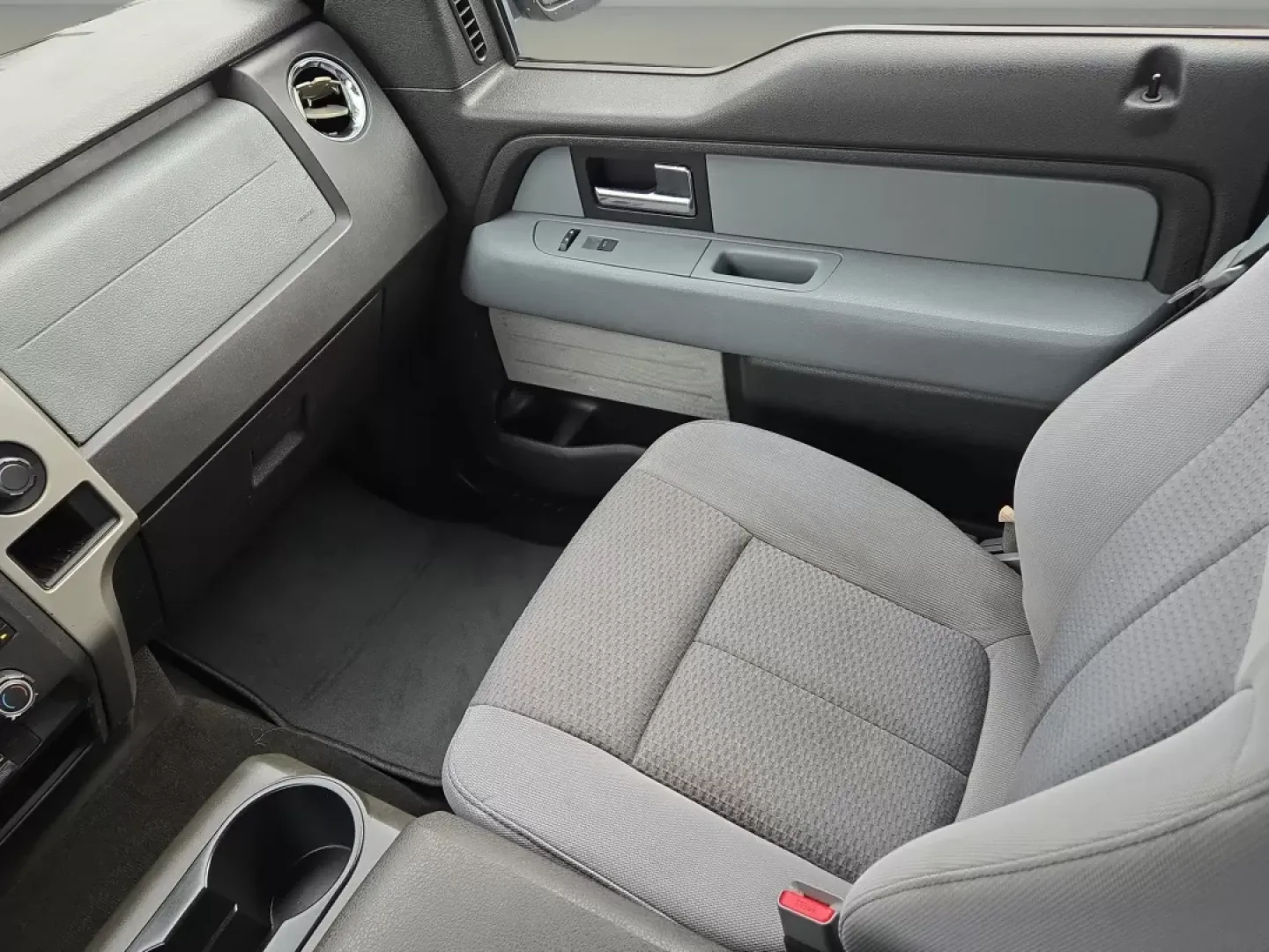 2012 Ford F-150 (1FTEW1CM0CK) with an Other engine, located at 1430 Gateway Drive, Opelika, AL, 36801, (334) 239-0944, 32.637871, -85.409790 - Unlock a world of adventure with the 2012 Ford F-150 Crew Cab Pickup, perfect for weekend getaways, family outings, or tackling your daily commute! At Gils Auto in Phenix City, AL, we understand that the right vehicle can enhance your lifestyle, and this rugged yet refined truck is designed to do ju - Photo#14