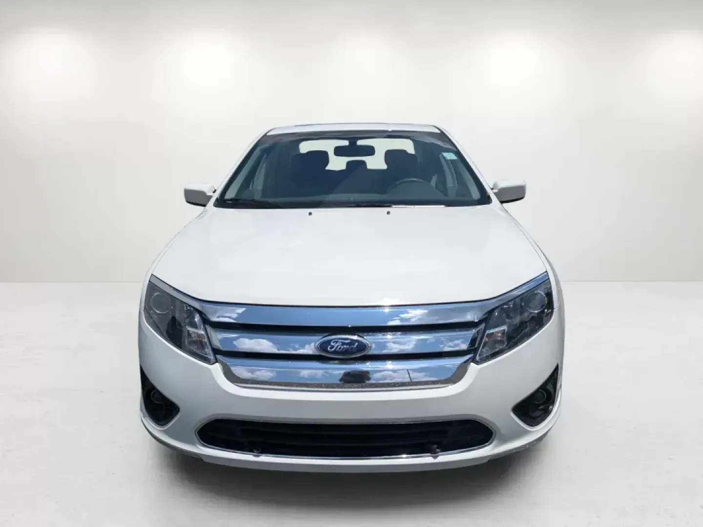 2012 Ford Fusion SE (3FAHP0HAXCR) with an Gas I4 2.5L/152 engine, 6-Speed Automatic transmission, located at 3959 U.S. 80 W, Phenix City, AL, 36870, (334) 297-4885, 32.469296, -85.135185 - **Discover Your Next Adventure with the 2012 Ford Fusion SE at Gils Auto in Phenix City, AL!**<br /> <br /> Are you looking for a reliable and stylish sedan that perfectly balances comfort and performance? The 2012 Ford Fusion SE is your perfect companion for everyday commutes or weekend getaways. W - Photo#2