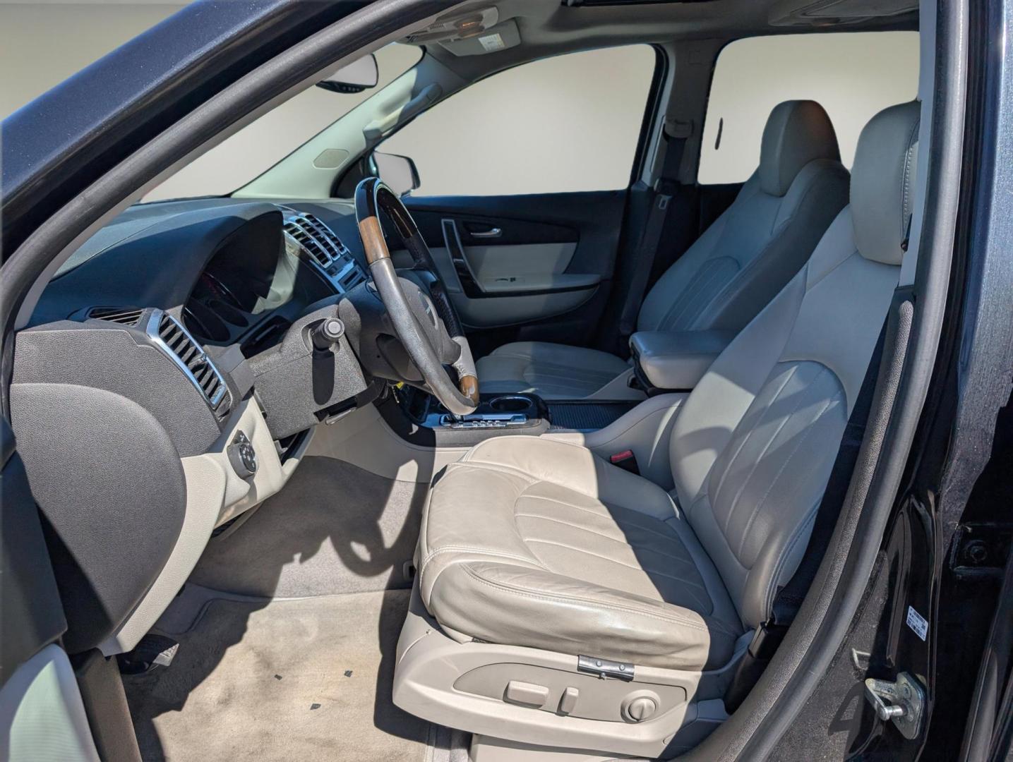 2012 /Light Titanium GMCuuuu Acadia Denali (1GKKRTED7CJ) with an Gas V6 3.6L/220 engine, 6-Speed Automatic transmission, located at 804 22nd Ave, Phenix City, AL, 36870, (334) 297-1860, 32.484749, -85.024475 - 2012 GMCuuuu Acadia Denali - Photo#10