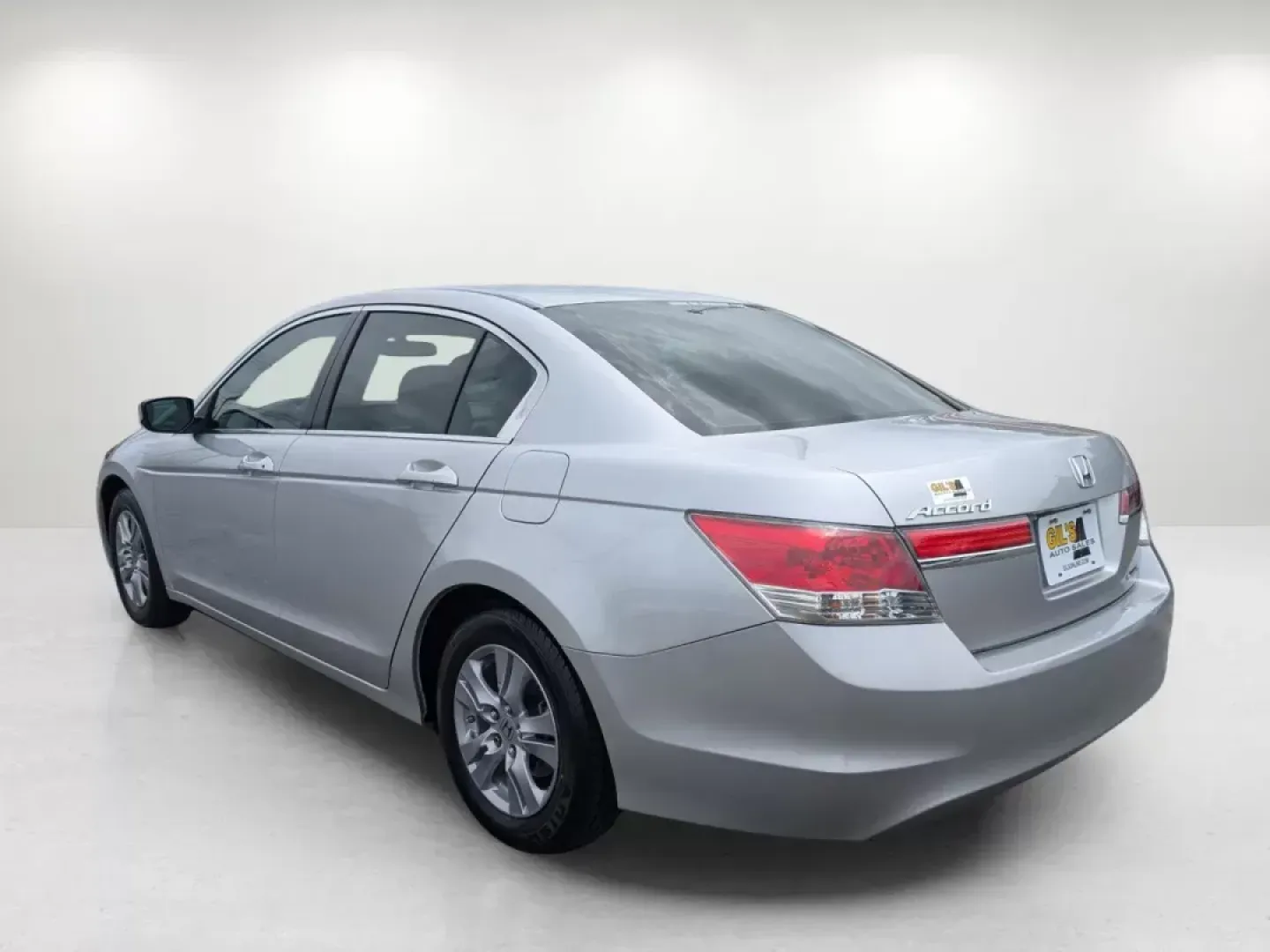 2012 Honda Accord Sdn SE (1HGCP2F60CA) with an Gas I4 2.4L/144 engine, 5-Speed Automatic transmission, located at 7000 Northlake Connector, Columbus, GA, 31904, (706) 987-8085, 32.524975, -84.978134 - **Your Perfect Commuter Companion: 2012 Honda Accord SE Available Now at Gils Auto - Columbus #2!**<br /> <br /> Are you searching for a dependable sedan that effortlessly blends style, comfort, and practicality for your daily commute? Look no further than this stunning 2012 Honda Accord SE! With it - Photo#6
