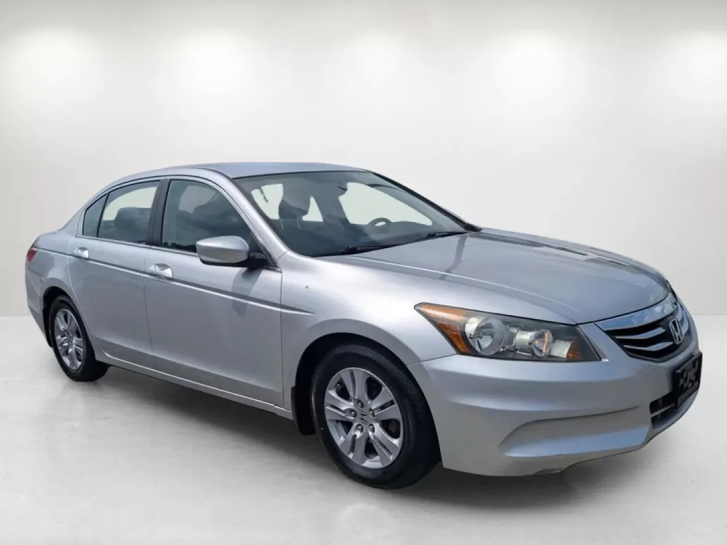 2012 Honda Accord Sdn SE (1HGCP2F6XCA) with an Other engine, located at 3959 U.S. 80 W, Phenix City, AL, 36870, (334) 297-4885, 32.469296, -85.135185 - **Unleash Your Daily Adventures with the 2012 Honda Accord SE at Gils Auto - Phenix City!**<br /> <br /> Are you in search of a reliable sedan that fits your busy lifestyle? Look no further! The 2012 Honda Accord SE is the perfect companion for growing families, daily commuters, and weekend adventur - Photo#3