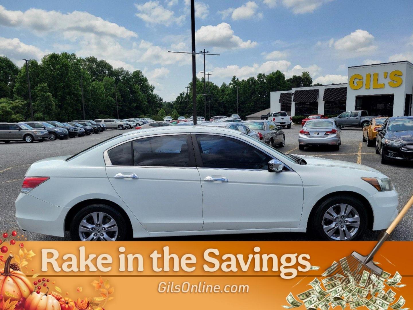 2012 White Honda Accord Sdn SE (1HGCP2F66CA) with an Gas I4 2.4L/144 engine, 5-Speed Automatic transmission, located at 7000 Northlake Connector, Columbus, GA, 31904, (706) 987-8085, 32.524975, -84.978134 - 2012 Honda Accord Sdn SE - Photo#12