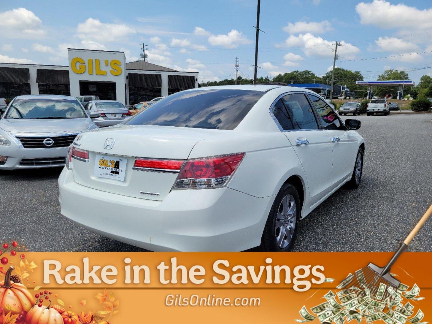 2012 White Honda Accord Sdn SE (1HGCP2F66CA) with an Gas I4 2.4L/144 engine, 5-Speed Automatic transmission, located at 7000 Northlake Connector, Columbus, GA, 31904, (706) 987-8085, 32.524975, -84.978134 - 2012 Honda Accord Sdn SE - Photo#15