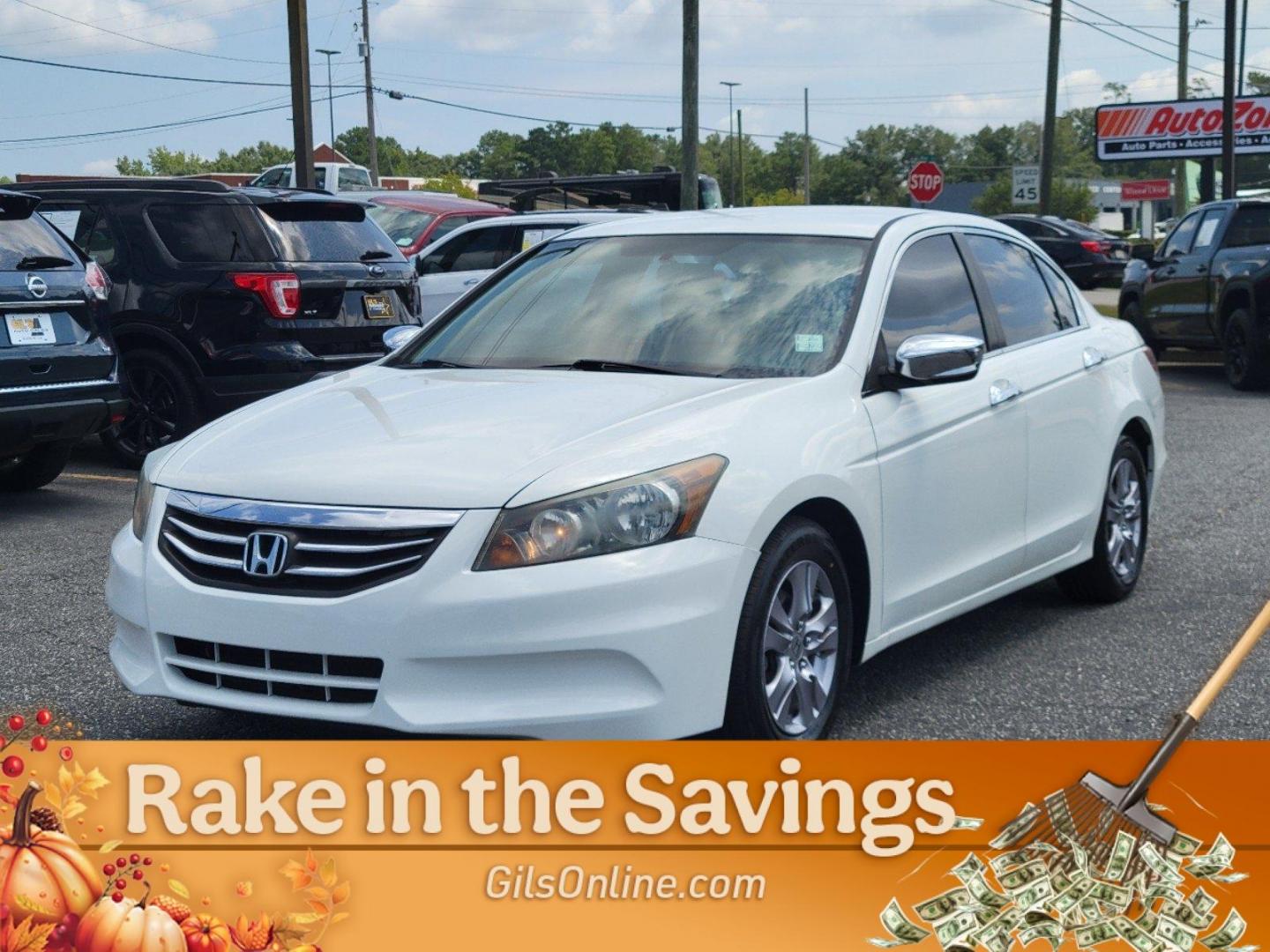 2012 White Honda Accord Sdn SE (1HGCP2F66CA) with an Gas I4 2.4L/144 engine, 5-Speed Automatic transmission, located at 7000 Northlake Connector, Columbus, GA, 31904, (706) 987-8085, 32.524975, -84.978134 - 2012 Honda Accord Sdn SE - Photo#3