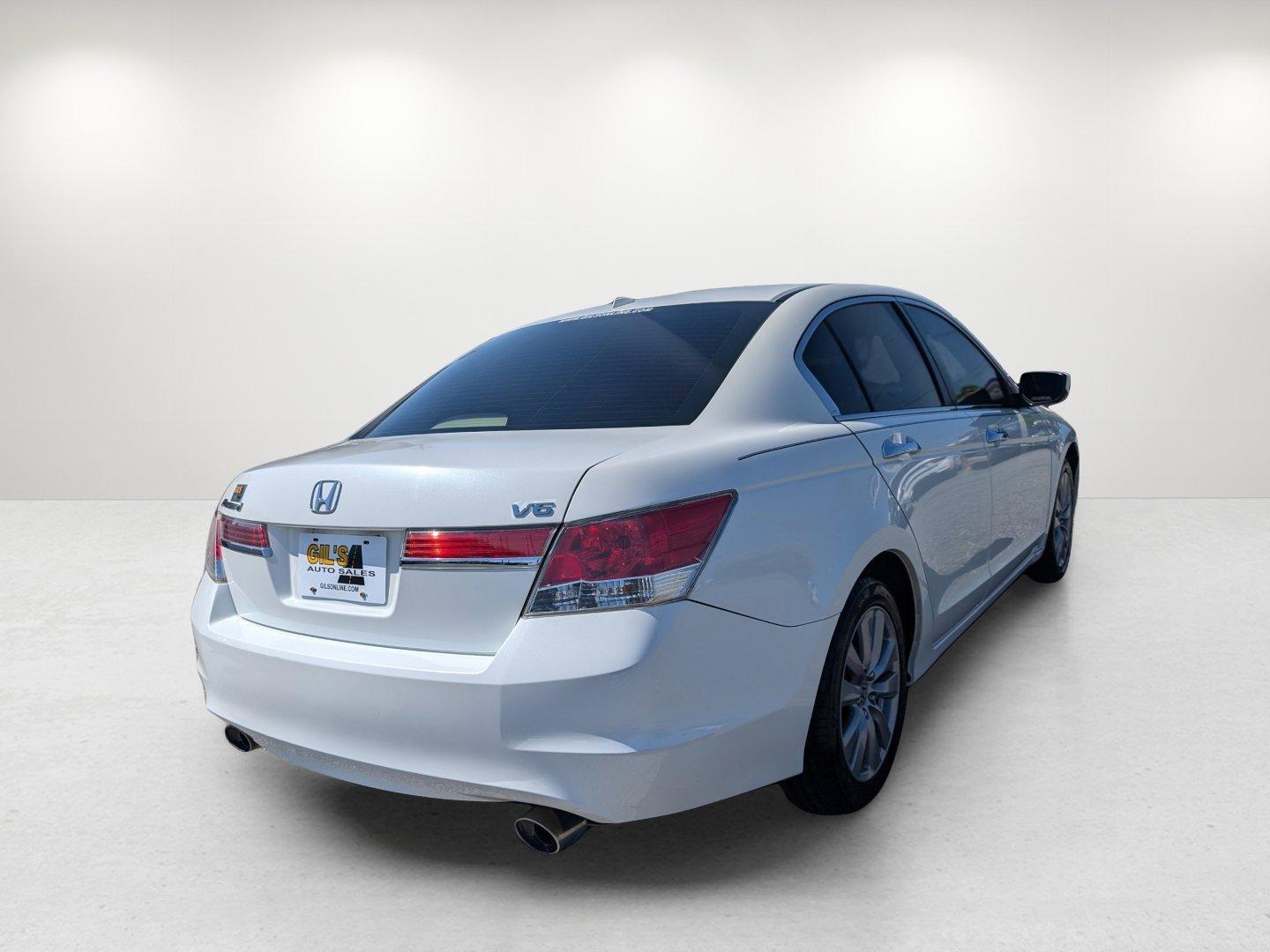 2012 Honda Accord Sdn EX-L (1HGCP3F88CA) with an Gas V6 3.5L/212 engine, 5-Speed Automatic transmission, located at 804 22nd Ave, Phenix City, AL, 36870, (334) 297-1860, 32.484749, -85.024475 - 2012 Honda Accord Sdn EX-L - Photo#4