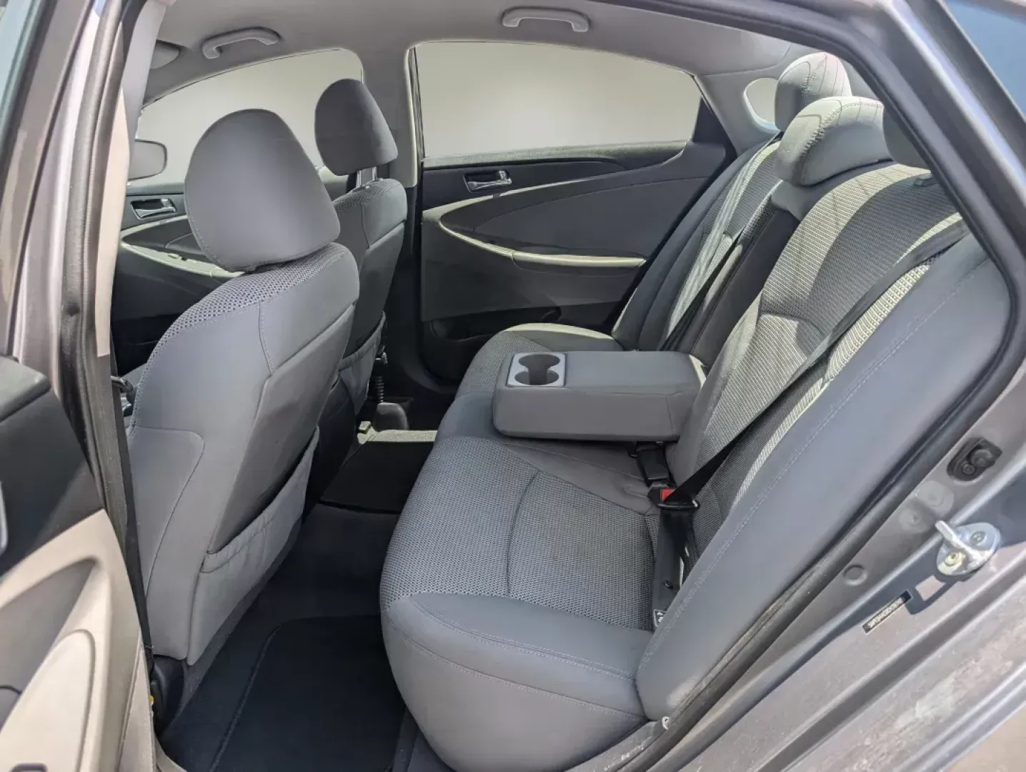 2012 /Gray Hyundai Sonata GLS PZEV (5NPEB4AC0CH) with an Gas I4 2.4L/144 engine, 6-Speed Automatic w/manual shift transmission, located at 3959 U.S. 80 W, Phenix City, AL, 36870, (334) 297-4885, 32.469296, -85.135185 - **Discover Your Next Adventure with the 2012 Hyundai Sonata at Gils Auto!**<br /> <br /> Are you in search of a reliable sedan that perfectly balances style and practicality? Look no further! The 2012 Hyundai Sonata GLS PZEV is the ideal vehicle for those who prioritize comfort during longer commute - Photo#11