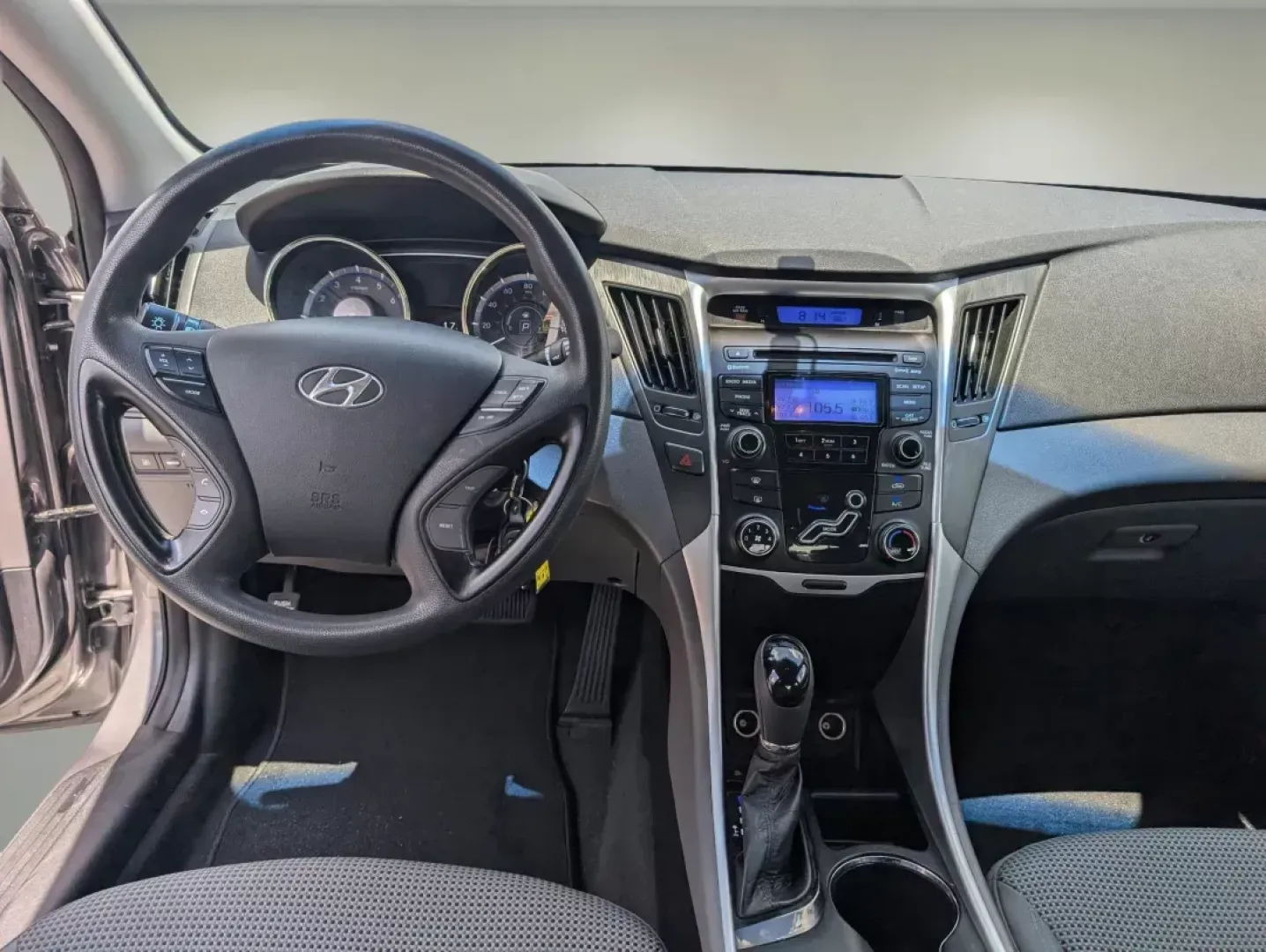 2012 /Gray Hyundai Sonata GLS PZEV (5NPEB4AC0CH) with an Gas I4 2.4L/144 engine, 6-Speed Automatic w/manual shift transmission, located at 3959 U.S. 80 W, Phenix City, AL, 36870, (334) 297-4885, 32.469296, -85.135185 - **Discover Your Next Adventure with the 2012 Hyundai Sonata at Gils Auto!**<br /> <br /> Are you in search of a reliable sedan that perfectly balances style and practicality? Look no further! The 2012 Hyundai Sonata GLS PZEV is the ideal vehicle for those who prioritize comfort during longer commute - Photo#12