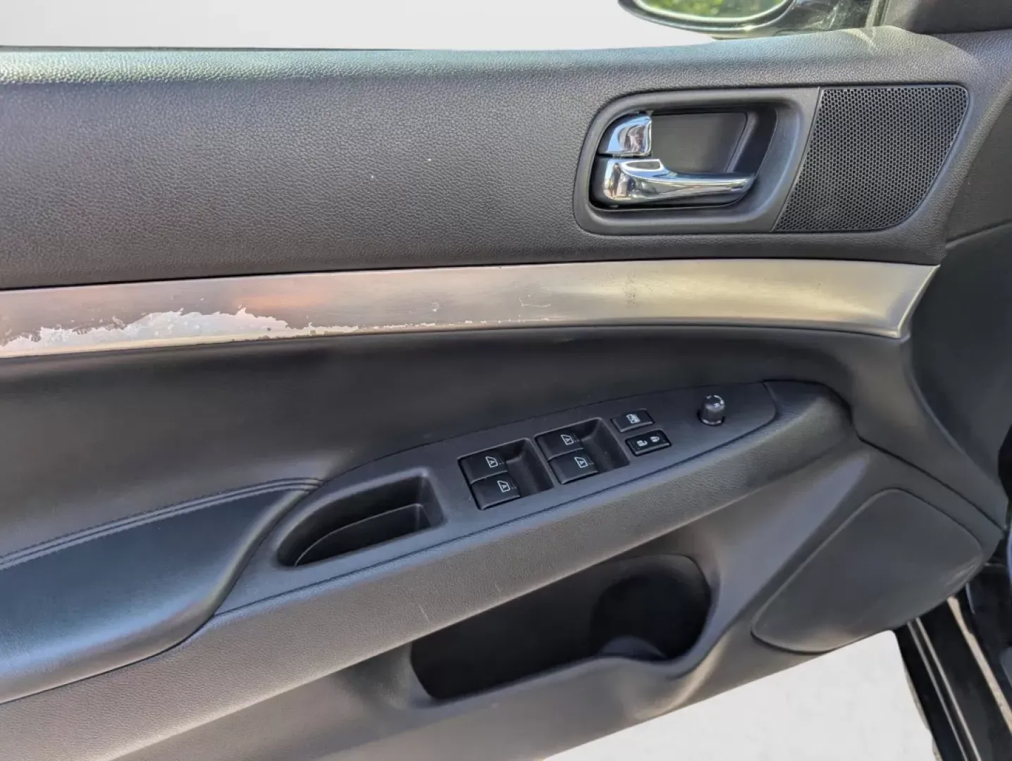 2012 /Graphite Infiniti G25 Sedan x (JN1DV6AR7CM) with an Other engine, located at 1430 Gateway Drive, Opelika, AL, 36801, (334) 239-0944, 32.637871, -85.409790 - Are you ready to elevate your daily commute or weekend getaways? Look no further than the stunning 2012 Infiniti G25 Sedan, available now at Gils Auto in Phenix City, AL! This sleek and stylish vehicle is perfect for those seeking both luxury and performance, making it a fantastic choice for anyone - Photo#8