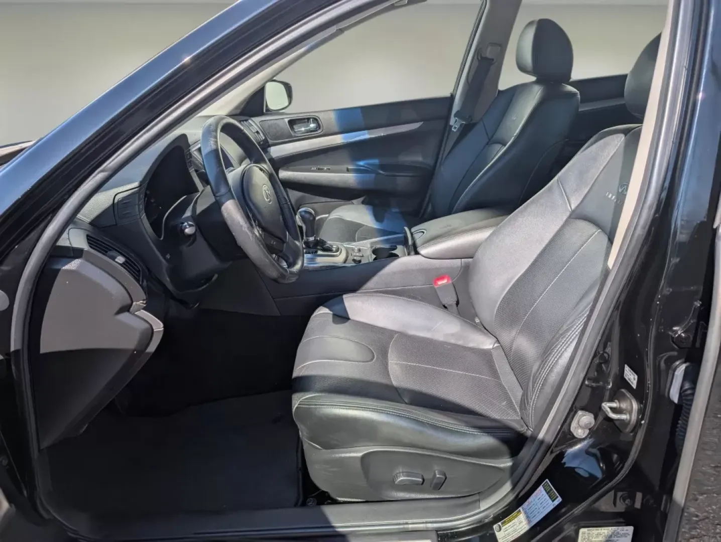 2012 /Graphite Infiniti G25 Sedan x (JN1DV6AR7CM) with an Other engine, located at 1430 Gateway Drive, Opelika, AL, 36801, (334) 239-0944, 32.637871, -85.409790 - Are you ready to elevate your daily commute or weekend getaways? Look no further than the stunning 2012 Infiniti G25 Sedan, available now at Gils Auto in Phenix City, AL! This sleek and stylish vehicle is perfect for those seeking both luxury and performance, making it a fantastic choice for anyone - Photo#9