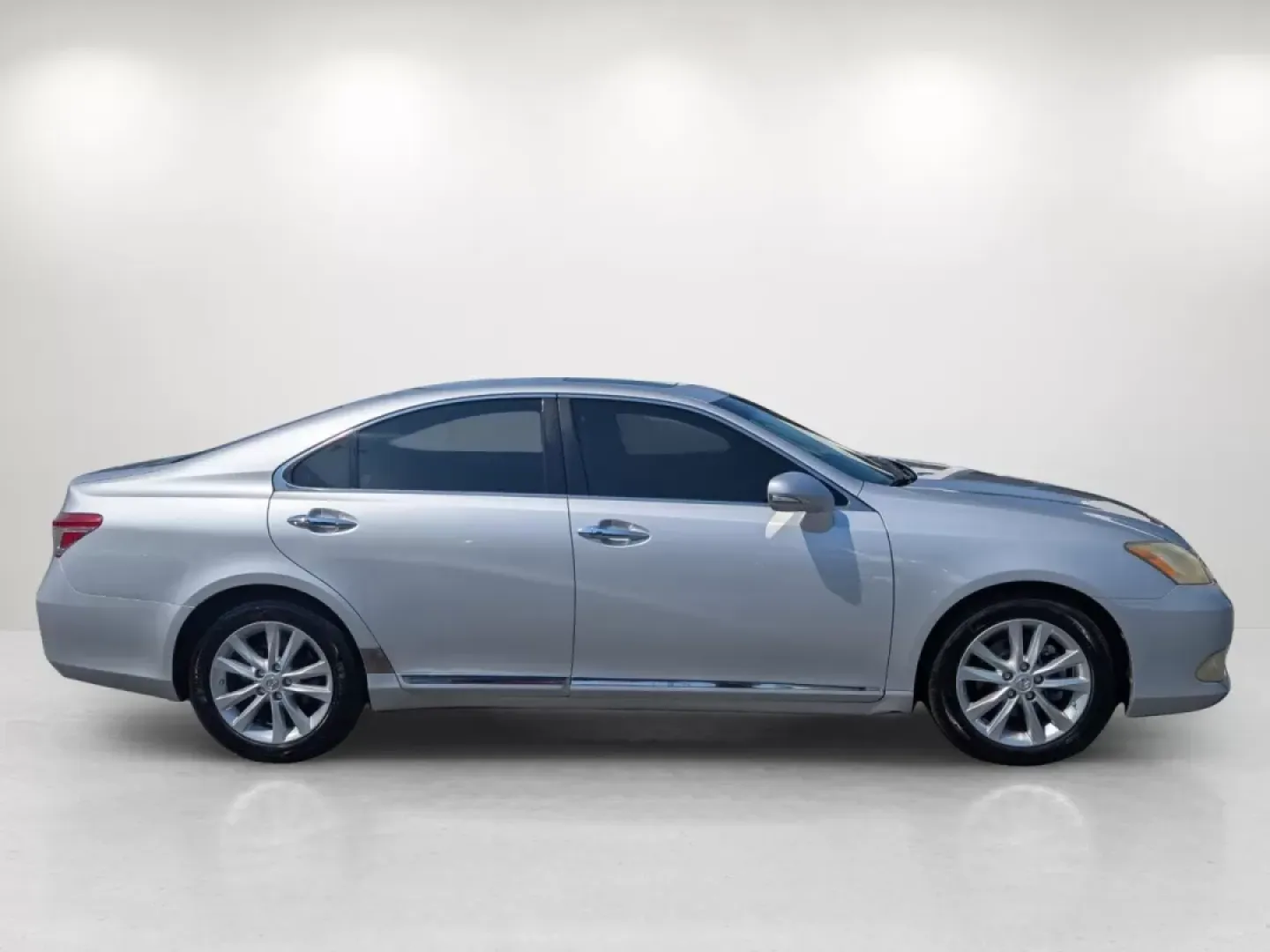 2012 Lexus ES 350 (JTHBK1EG8C2) with an Other engine, located at 521 Old Farm Lane Rd, Prattville, AL, 36066, (334) 325-1505, 32.482460, -86.416367 - **Experience the Luxurious Ride You Deserve with this 2012 Lexus ES 350 at Gils Auto!**<br /> <br /> Are you searching for a vehicle that perfectly balances comfort, elegance, and reliability? Look no further! Nestled in the heart of Prattville, AL, Gils Auto offers this stunning 2012 Lexus ES 350 t - Photo#3