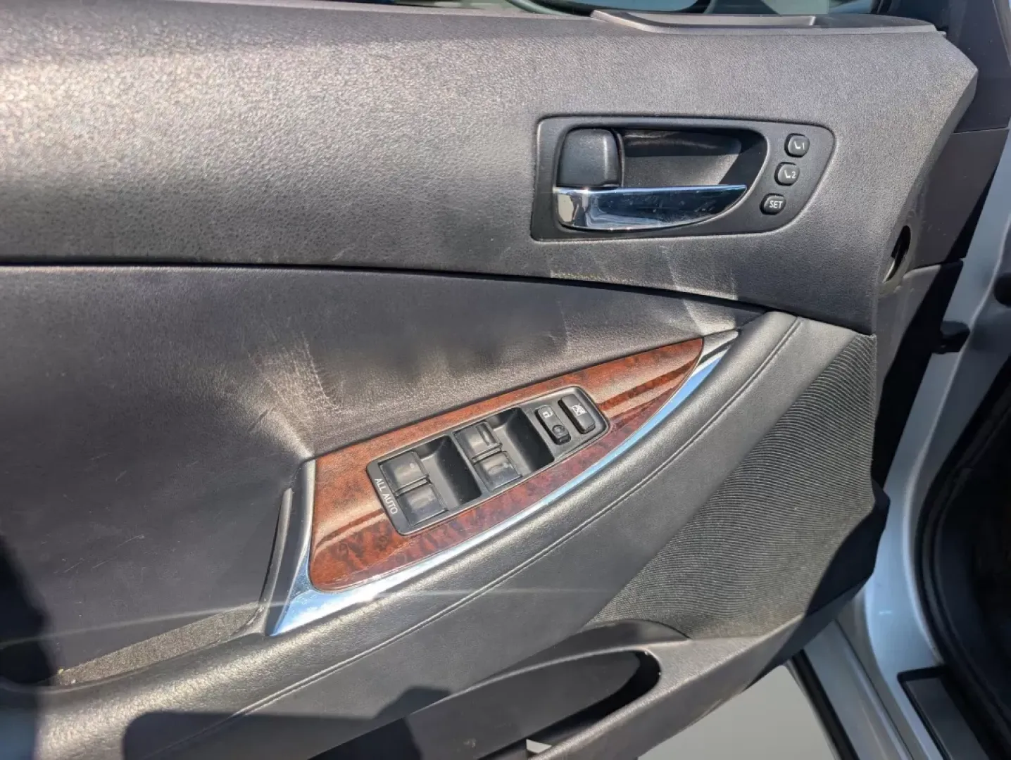 2012 Lexus ES 350 (JTHBK1EG8C2) with an Other engine, located at 521 Old Farm Lane Rd, Prattville, AL, 36066, (334) 325-1505, 32.482460, -86.416367 - **Experience the Luxurious Ride You Deserve with this 2012 Lexus ES 350 at Gils Auto!**<br /> <br /> Are you searching for a vehicle that perfectly balances comfort, elegance, and reliability? Look no further! Nestled in the heart of Prattville, AL, Gils Auto offers this stunning 2012 Lexus ES 350 t - Photo#9