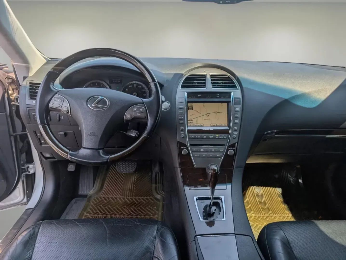 2012 Lexus ES 350 (JTHBK1EG8C2) with an Other engine, located at 521 Old Farm Lane Rd, Prattville, AL, 36066, (334) 325-1505, 32.482460, -86.416367 - **Experience the Luxurious Ride You Deserve with this 2012 Lexus ES 350 at Gils Auto!**<br /> <br /> Are you searching for a vehicle that perfectly balances comfort, elegance, and reliability? Look no further! Nestled in the heart of Prattville, AL, Gils Auto offers this stunning 2012 Lexus ES 350 t - Photo#12