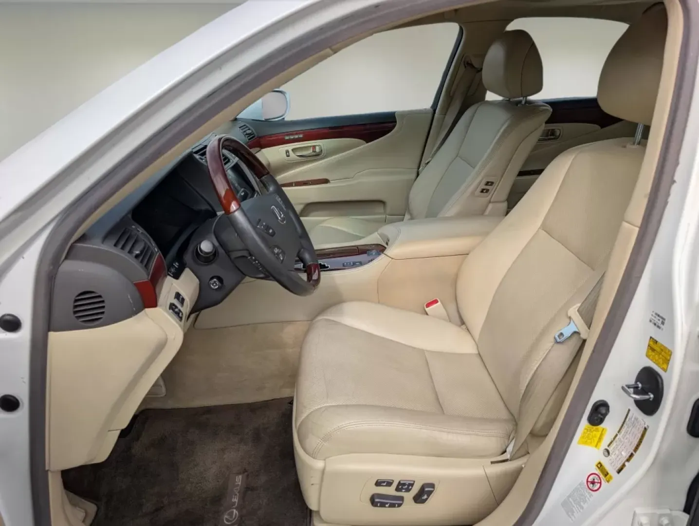 2012 Lexus LS 460 (JTHBL5EF9C5) with an Other engine, located at 3959 U.S. 80 W, Phenix City, AL, 36870, (334) 297-4885, 32.469296, -85.135185 - **Elevate Your Driving Experience: 2012 Lexus LS 460 at Gils Auto**<br /> <br /> Are you ready to redefine your daily commute or make a statement on those weekend getaways? The 2012 Lexus LS 460 is the perfect luxury sedan to elevate your driving experience, offering a seamless blend of comfort, sty - Photo#9