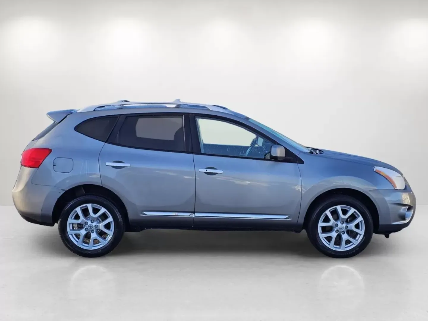 2012 /Gray Nissan Rogue SL (JN8AS5MT2CW) with an Other engine, located at 804 22nd Ave, Phenix City, AL, 36870, (334) 297-1860, 32.484749, -85.024475 - **Elevate Your Driving Experience with the 2012 Nissan Rogue SL at Gils Auto!**<br /> <br /> Are you ready to embark on thrilling weekend adventures and conquer daily commutes with style and comfort? Look no further than this meticulously maintained 2012 Nissan Rogue SL, available now at Gils Auto. - Photo#3
