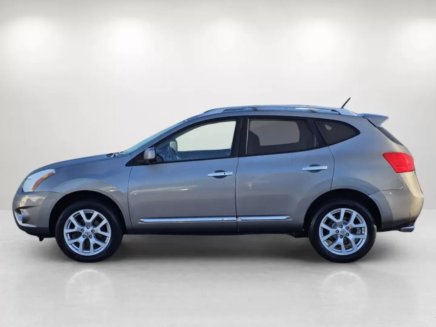 2012 /Gray Nissan Rogue SL (JN8AS5MT2CW) with an Other engine, located at 804 22nd Ave, Phenix City, AL, 36870, (334) 297-1860, 32.484749, -85.024475 - **Elevate Your Driving Experience with the 2012 Nissan Rogue SL at Gils Auto!**<br /> <br /> Are you ready to embark on thrilling weekend adventures and conquer daily commutes with style and comfort? Look no further than this meticulously maintained 2012 Nissan Rogue SL, available now at Gils Auto. - Photo#7