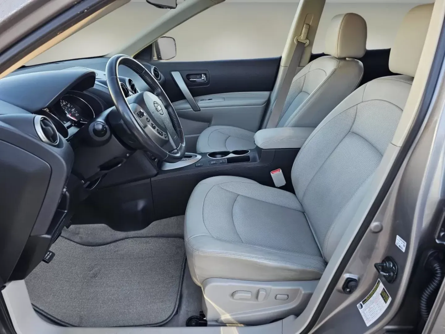 2012 /Gray Nissan Rogue SL (JN8AS5MT2CW) with an Other engine, located at 804 22nd Ave, Phenix City, AL, 36870, (334) 297-1860, 32.484749, -85.024475 - **Elevate Your Driving Experience with the 2012 Nissan Rogue SL at Gils Auto!**<br /> <br /> Are you ready to embark on thrilling weekend adventures and conquer daily commutes with style and comfort? Look no further than this meticulously maintained 2012 Nissan Rogue SL, available now at Gils Auto. - Photo#9