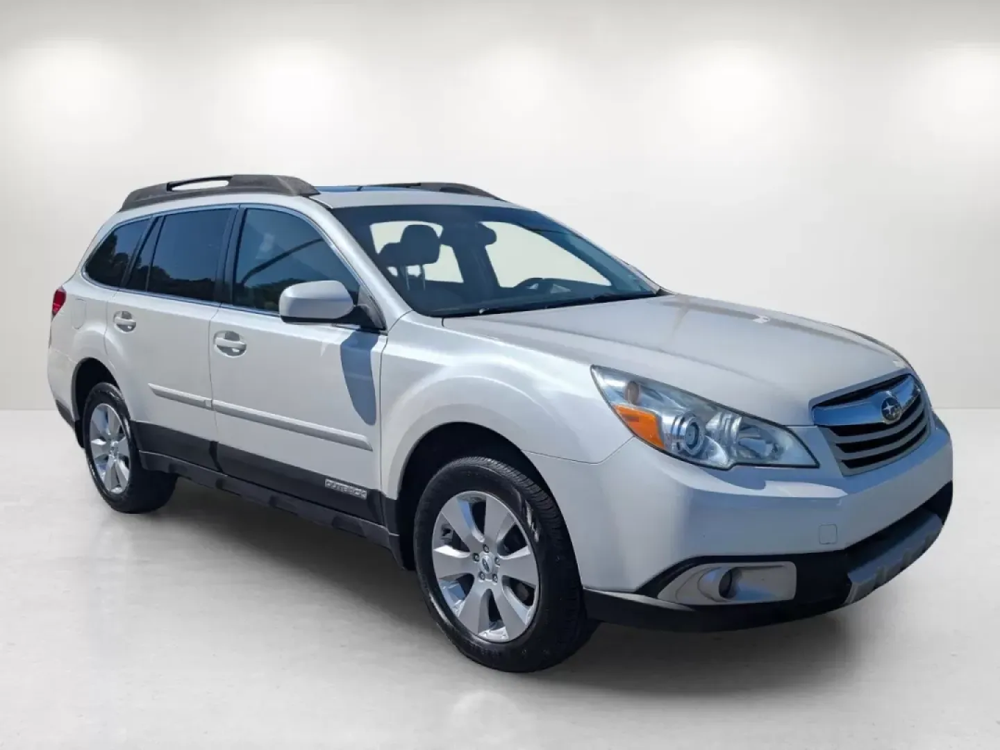 2012 /Warm Ivory Subaru Outback 2.5i Limited (4S4BRBKC5C3) with an Other engine, located at 1430 Gateway Drive, Opelika, AL, 36801, (334) 239-0944, 32.637871, -85.409790 - **Adventure Awaits with the 2012 Subaru Outback 2.5i Limited Your Perfect Companion for Family Road Trips!**<br /> <br /> Are you ready to embark on unforgettable journeys with your family or friends? The 2012 Subaru Outback 2.5i Limited is the ideal vehicle that combines comfort, space, and versat - Photo#2
