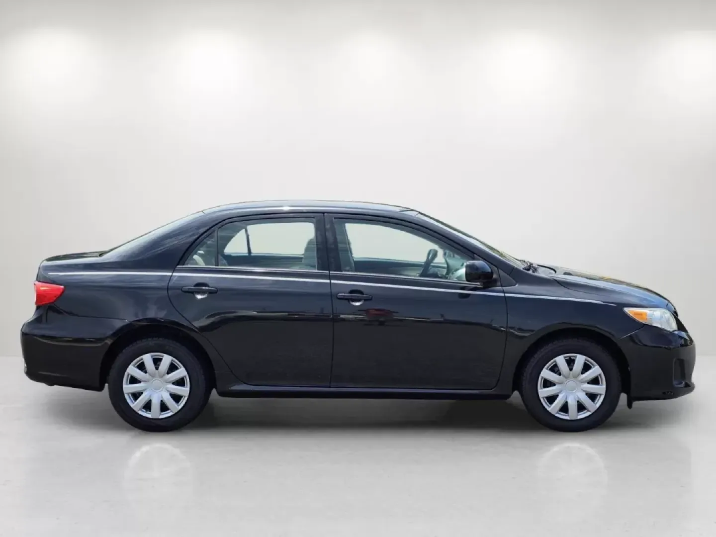 2012 Toyota Corolla L (2T1BU4EE4CC) with an Other engine, located at 7000 Northlake Connector, Columbus, GA, 31904, (706) 987-8085, 32.524975, -84.978134 - **Discover Your Next Adventure with the 2012 Toyota Corolla at Gils Auto Perfect for Every Journey!**<br /> <br /> Are you searching for a reliable and efficient vehicle that seamlessly fits into your busy lifestyle? Look no further than this stunning **2012 Toyota Corolla**, available now at **Gil - Photo#3