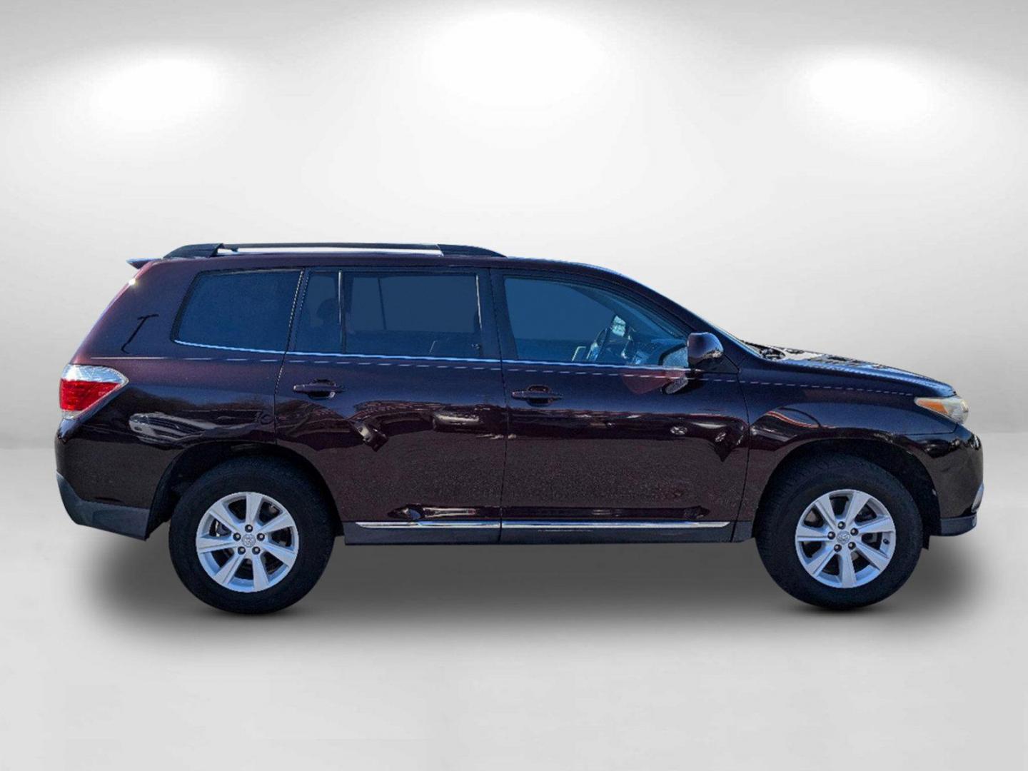 2012 Toyota Highlander SE (5TDZA3EH3CS) with an Gas I4 2.7L/163 engine, 6-Speed Automatic transmission, located at 3959 U.S. 80 W, Phenix City, AL, 36870, (334) 297-4885, 32.469296, -85.135185 - 2012 Toyota Highlander SE - Photo#6