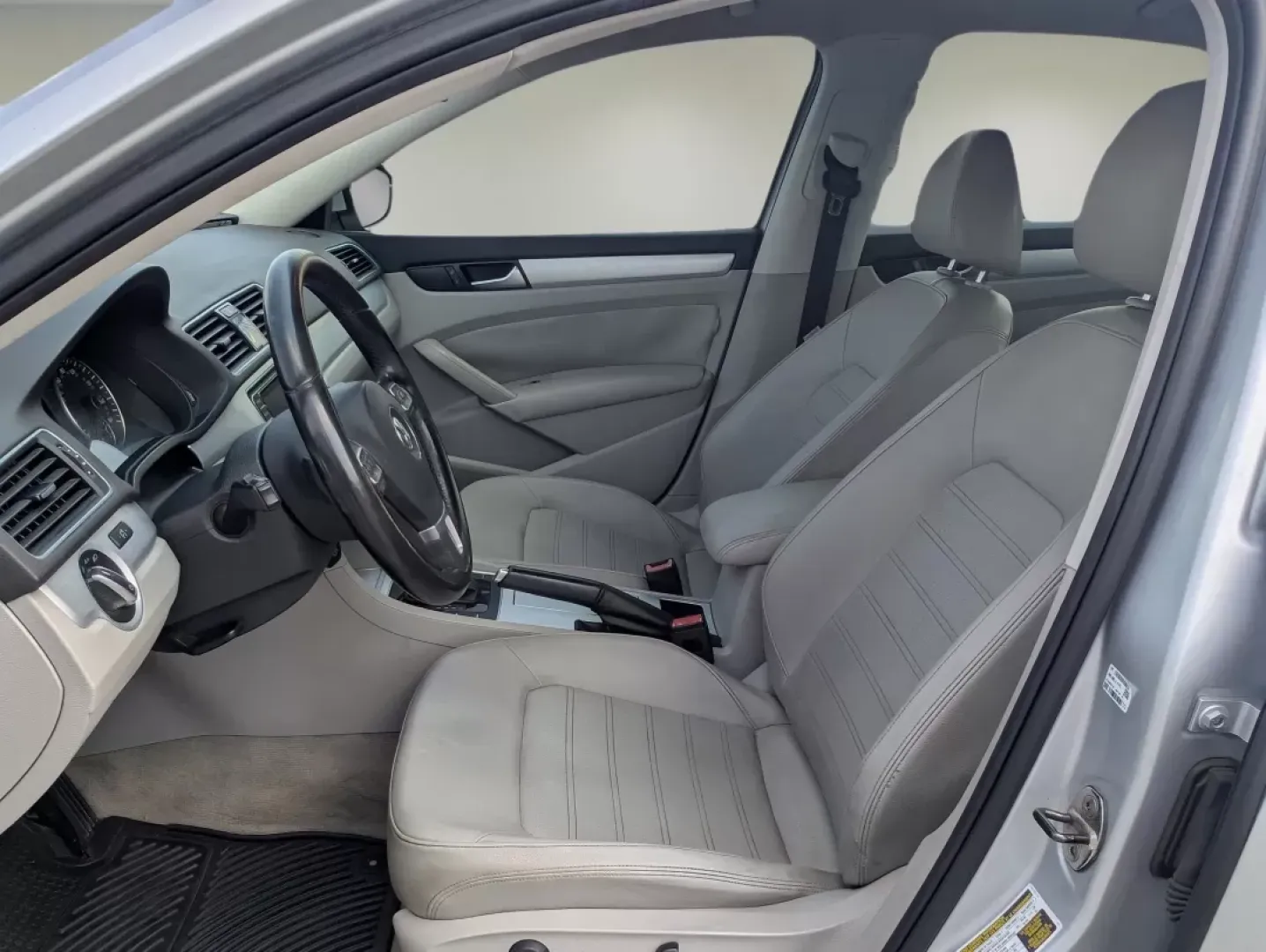 2012 Volkswagen Passat SE w/Sunroof (1VWBM7A35CC) with an Other engine, located at 3959 U.S. 80 W, Phenix City, AL, 36870, (334) 297-4885, 32.469296, -85.135185 - **Elevate Your Daily Commute with this 2012 Volkswagen Passat SE w/Sunroof!** <br /> <br /> Are you searching for the perfect vehicle to enhance your daily routine or weekend getaways? Look no further! The 2012 Volkswagen Passat SE w/Sunroof is the ideal sedan for those who crave a blend of comfort, - Photo#9