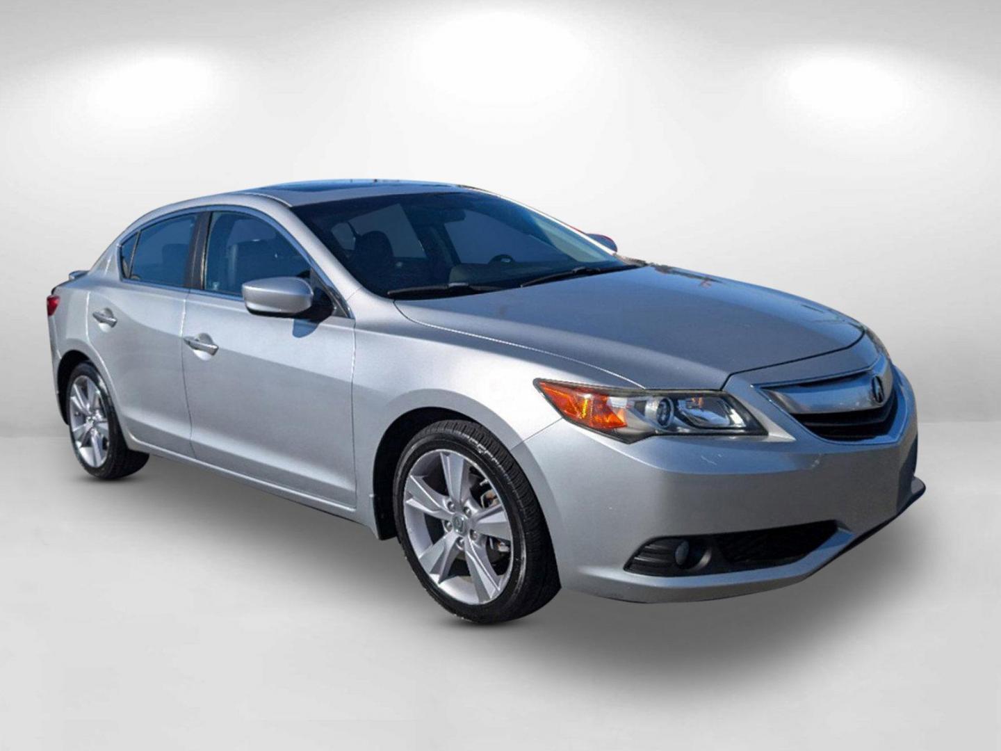 2013 Acura ILX Tech Pkg (19VDE1F74DE) with an Gas I4 2.0L/122 engine, 5-Speed Automatic w/Manual Shift transmission, located at 804 22nd Ave, Phenix City, AL, 36870, (334) 297-1860, 32.484749, -85.024475 - 2013 Acura ILX Tech Pkg - Photo#4