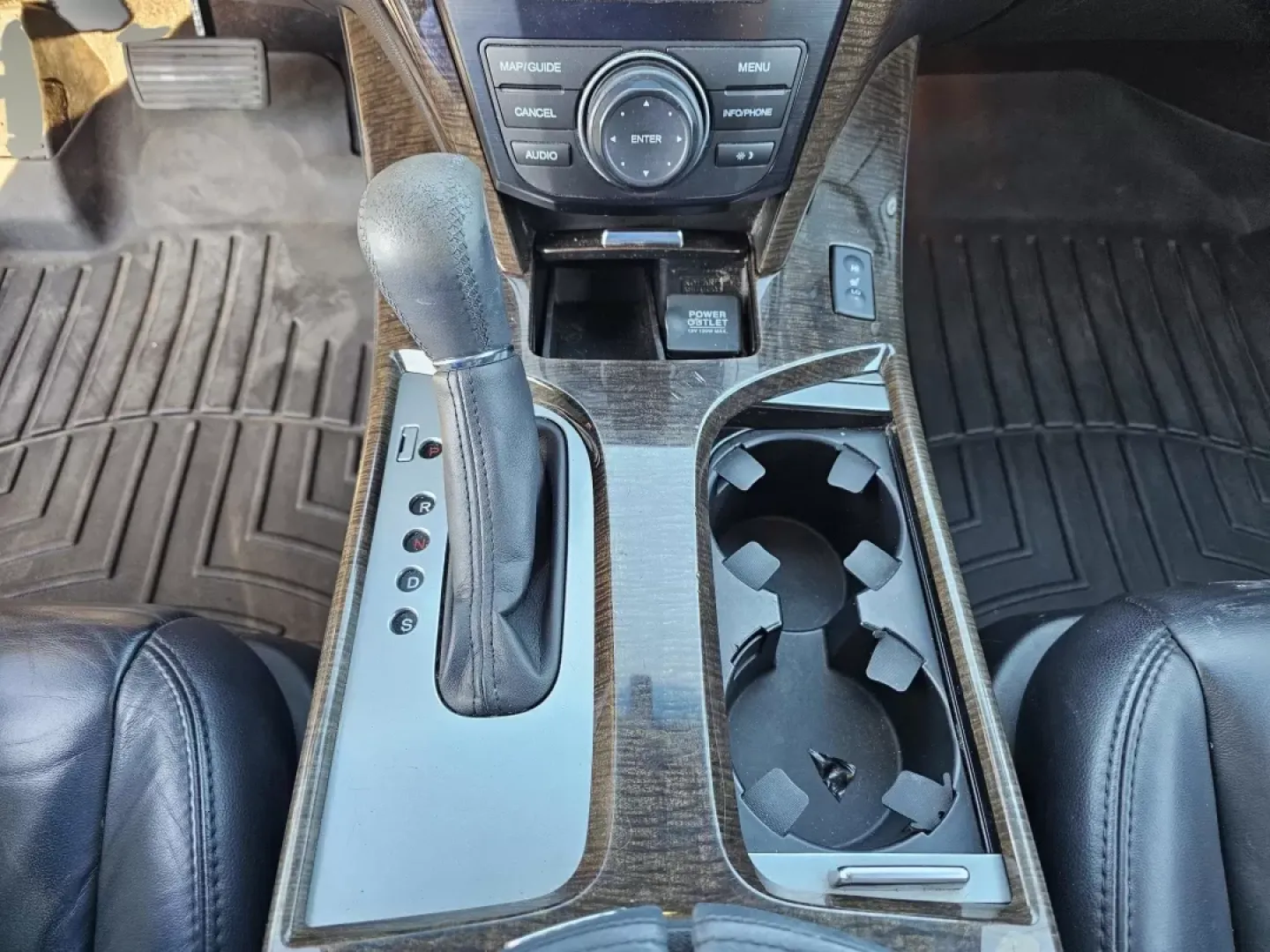 2013 Acura MDX Tech Pkg (2HNYD2H35DH) with an Other engine, located at 3959 U.S. 80 W, Phenix City, AL, 36870, (334) 297-4885, 32.469296, -85.135185 - **Explore Your Adventures with the 2013 Acura MDX Perfect for Families and Road Warriors!**<br /> <br /> Are you ready to elevate your driving experience? The 2013 Acura MDX available at Gils Auto in Phenix City, AL, is the ultimate SUV tailored for growing families and weekend warriors alike. With - Photo#12