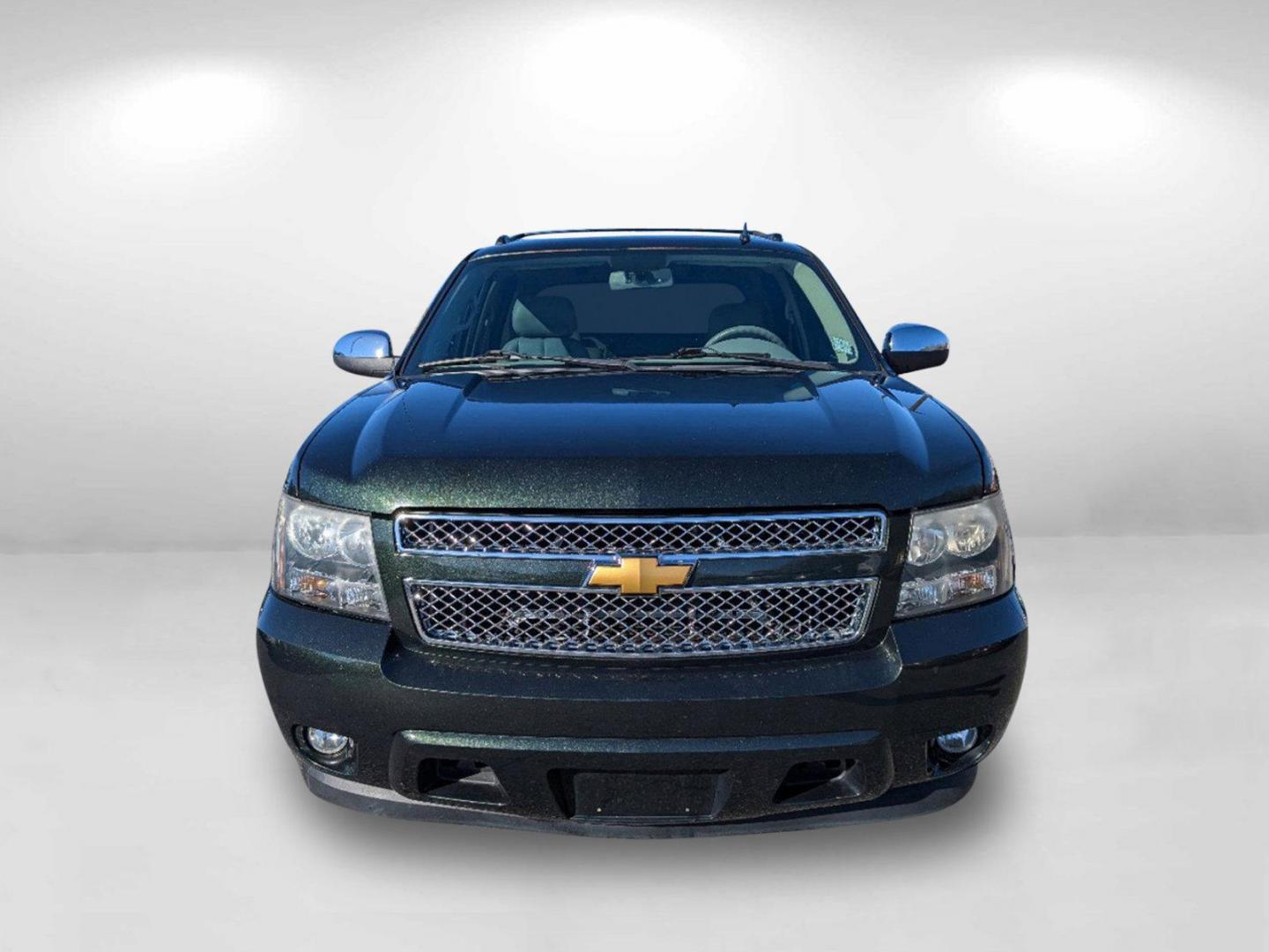 2013 /Dark Titanium/Light Titanium Chevrolet Avalanche LT (3GNMCFE09DG) with an Gas/Ethanol V8 5.3L/325 engine, 6-Speed Automatic transmission, located at 3959 U.S. 80 W, Phenix City, AL, 36870, (334) 297-4885, 32.469296, -85.135185 - 2013 Chevrolet Avalanche LT - Photo#5