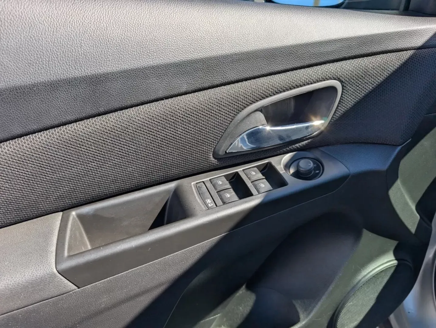 2013 /Jet Black Chevrolet Cruze LTZ (1G1PG5SB0D7) with an Other engine, located at 3959 U.S. 80 W, Phenix City, AL, 36870, (334) 297-4885, 32.469296, -85.135185 - **Elevate Your Daily Commute with the 2013 Chevrolet Cruze LTZ at Gils Auto!** <br /> <br /> Are you ready to redefine your daily drive? Whether you're navigating through the hustle and bustle of Phenix City or embarking on weekend adventures, the 2013 Chevrolet Cruze LTZ offers the perfect blend of - Photo#8