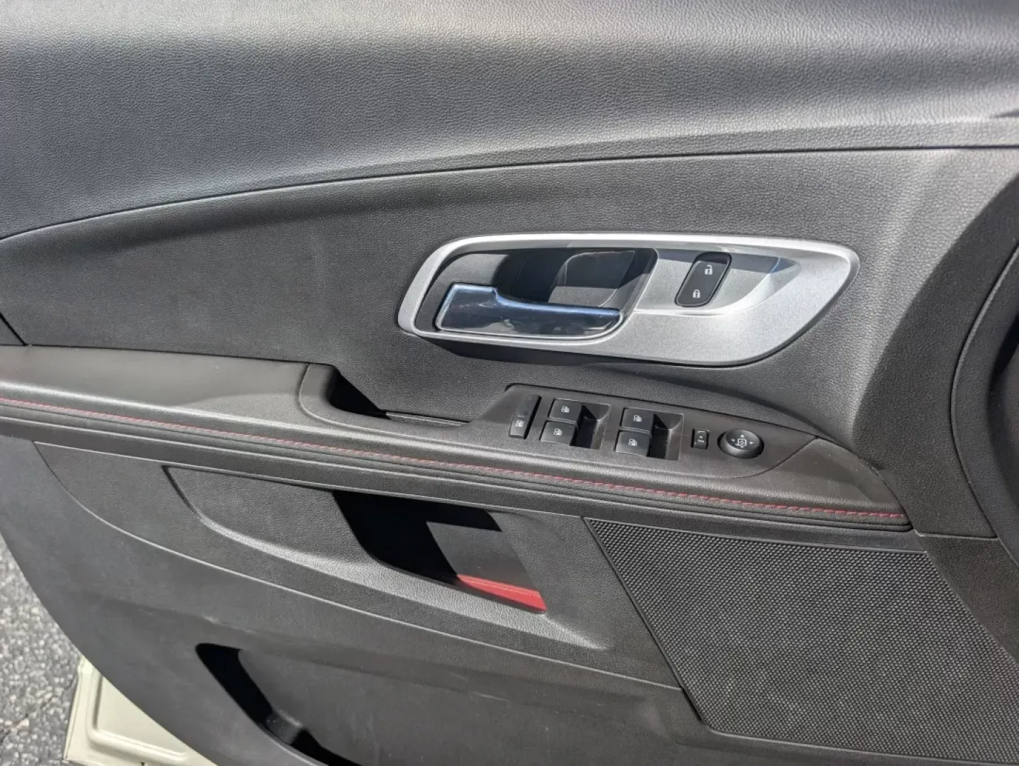 2013 /Jet Black Chevrolet Equinox LT (2GNALDEK0D6) with an Other engine, located at 3959 U.S. 80 W, Phenix City, AL, 36870, (334) 297-4885, 32.469296, -85.135185 - **Elevate Your Daily Commute with the 2013 Chevrolet Equinox LT at Gils Auto!**<br /> <br /> Are you in the market for a reliable SUV that blends comfort, technology, and performance? Look no further than the 2013 Chevrolet Equinox LT, available now at Gils Auto in Phenix City, AL. With its spacious - Photo#8