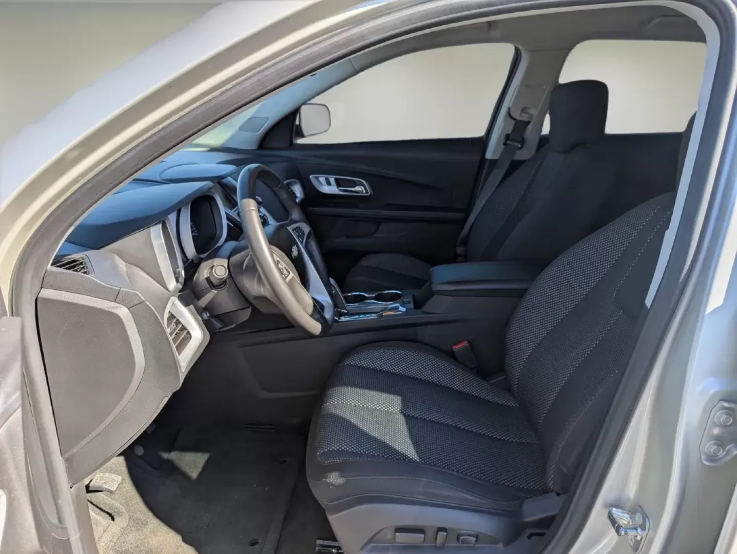 2013 /Jet Black Chevrolet Equinox LT (2GNALDEK0D6) with an Other engine, located at 3959 U.S. 80 W, Phenix City, AL, 36870, (334) 297-4885, 32.469296, -85.135185 - **Elevate Your Daily Commute with the 2013 Chevrolet Equinox LT at Gils Auto!**<br /> <br /> Are you in the market for a reliable SUV that blends comfort, technology, and performance? Look no further than the 2013 Chevrolet Equinox LT, available now at Gils Auto in Phenix City, AL. With its spacious - Photo#15