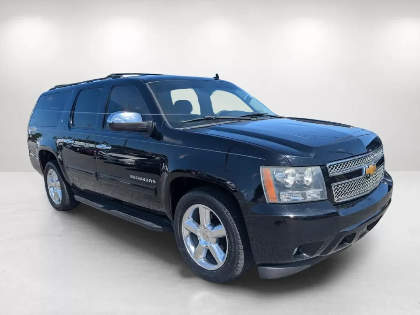 2013 /Ebony Chevrolet Suburban LT (1GNSCJE07DR) with an Other engine, located at 7000 Northlake Connector, Columbus, GA, 31904, (706) 987-8085, 32.524975, -84.978134 - **Unleash Adventure with the 2013 Chevrolet Suburban LT at Gils Auto in Columbus, GA!**<br /> <br /> Are you ready to elevate your family adventures or tackle your daily commute with style and comfort? The 2013 Chevrolet Suburban LT is the ultimate SUV that perfectly blends functionality and luxury, - Photo#2
