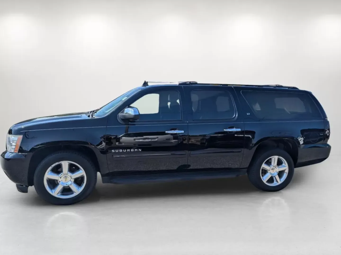2013 /Ebony Chevrolet Suburban LT (1GNSCJE07DR) with an Other engine, located at 7000 Northlake Connector, Columbus, GA, 31904, (706) 987-8085, 32.524975, -84.978134 - **Unleash Adventure with the 2013 Chevrolet Suburban LT at Gils Auto in Columbus, GA!**<br /> <br /> Are you ready to elevate your family adventures or tackle your daily commute with style and comfort? The 2013 Chevrolet Suburban LT is the ultimate SUV that perfectly blends functionality and luxury, - Photo#7