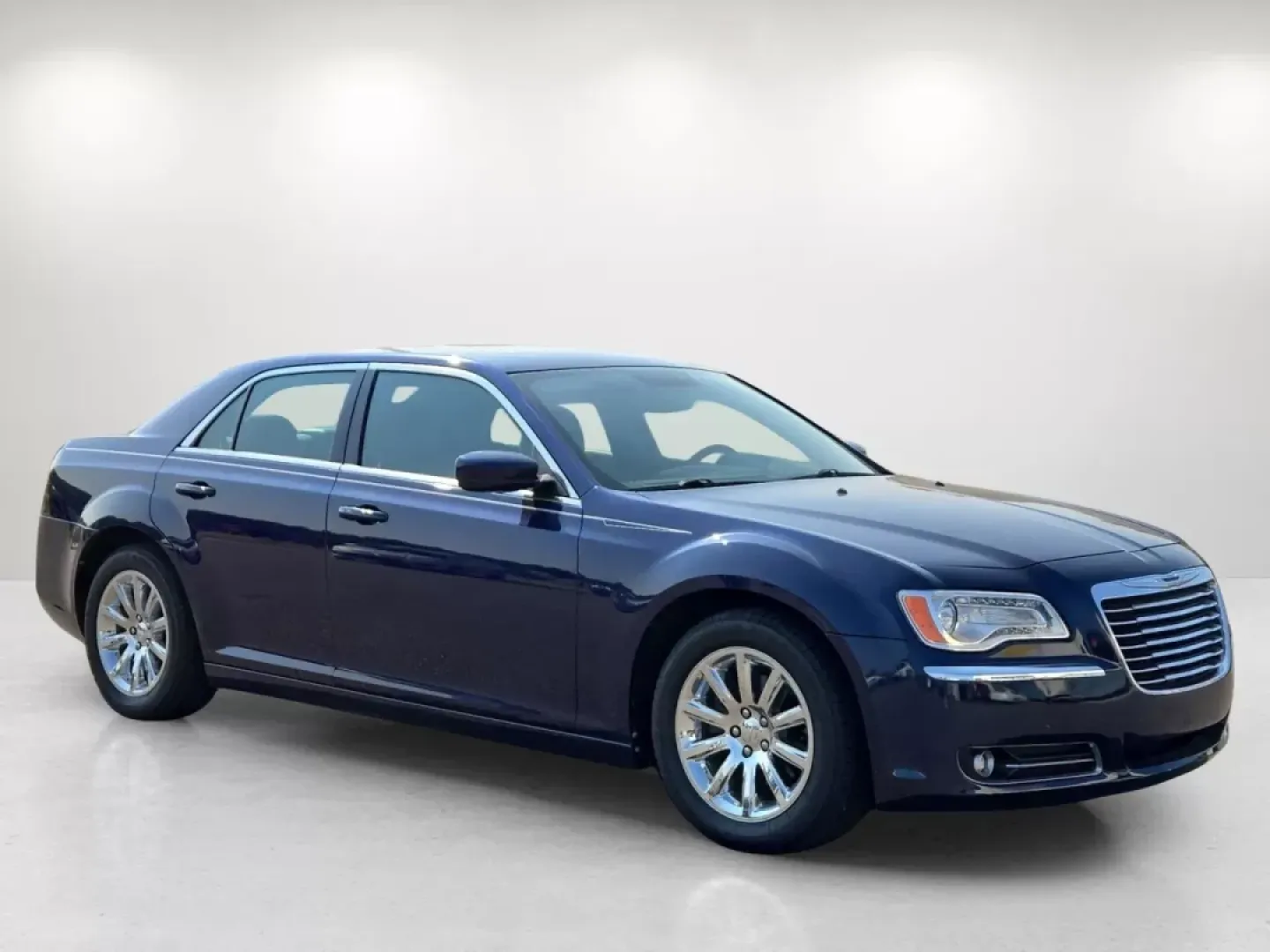 2013 /Black Chrysler 300 (2C3CCAAG7DH) with an Other engine, located at 521 Old Farm Lane Rd, Prattville, AL, 36066, (334) 325-1505, 32.482460, -86.416367 - **Experience Style and Comfort on Every Journey with This 2013 Chrysler 300 at Gils Auto!**<br /> <br /> Are you searching for a vehicle that combines luxury, style, and comfort for your daily commutes or family adventures? Look no further! This stunning 2013 Chrysler 300 is the perfect choice for a - Photo#4