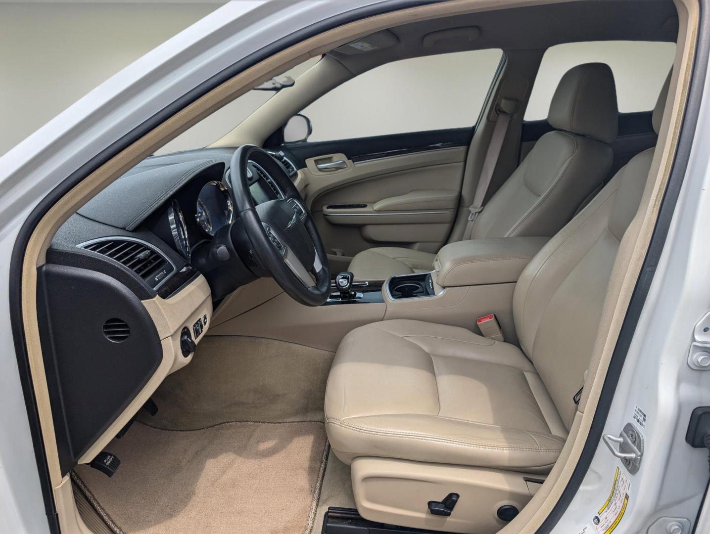 2013 /Black/Light Frost Beige Chrysler 300 (2C3CCAAG3DH) with an Gas/Ethanol V6 3.6L/220 engine, 8-Speed Automatic transmission, located at 3959 U.S. 80 W, Phenix City, AL, 36870, (334) 297-4885, 32.469296, -85.135185 - 2013 Chrysler 300 - Photo#9
